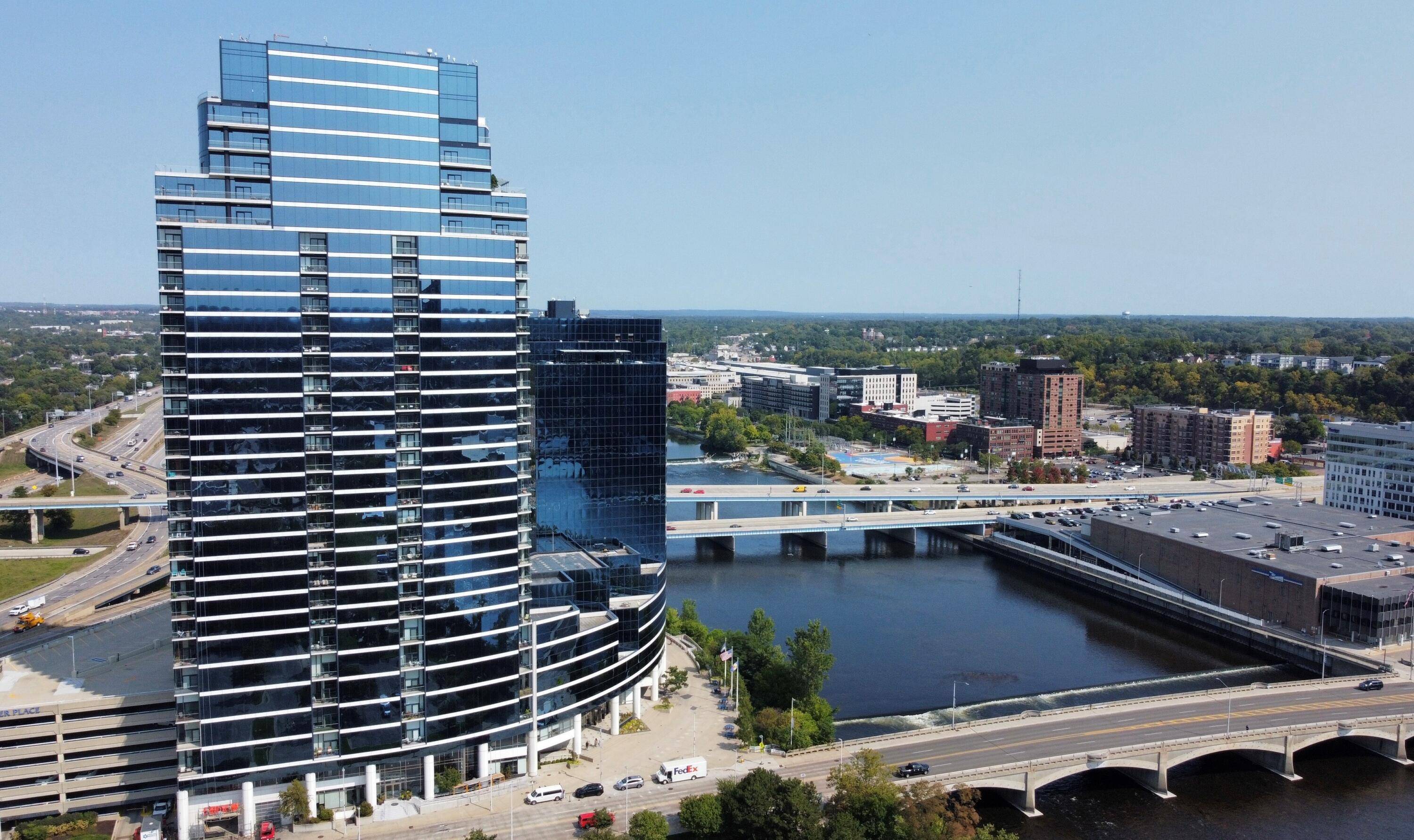 Grand Rapids, MI 49504,335 Bridge NW Street #902