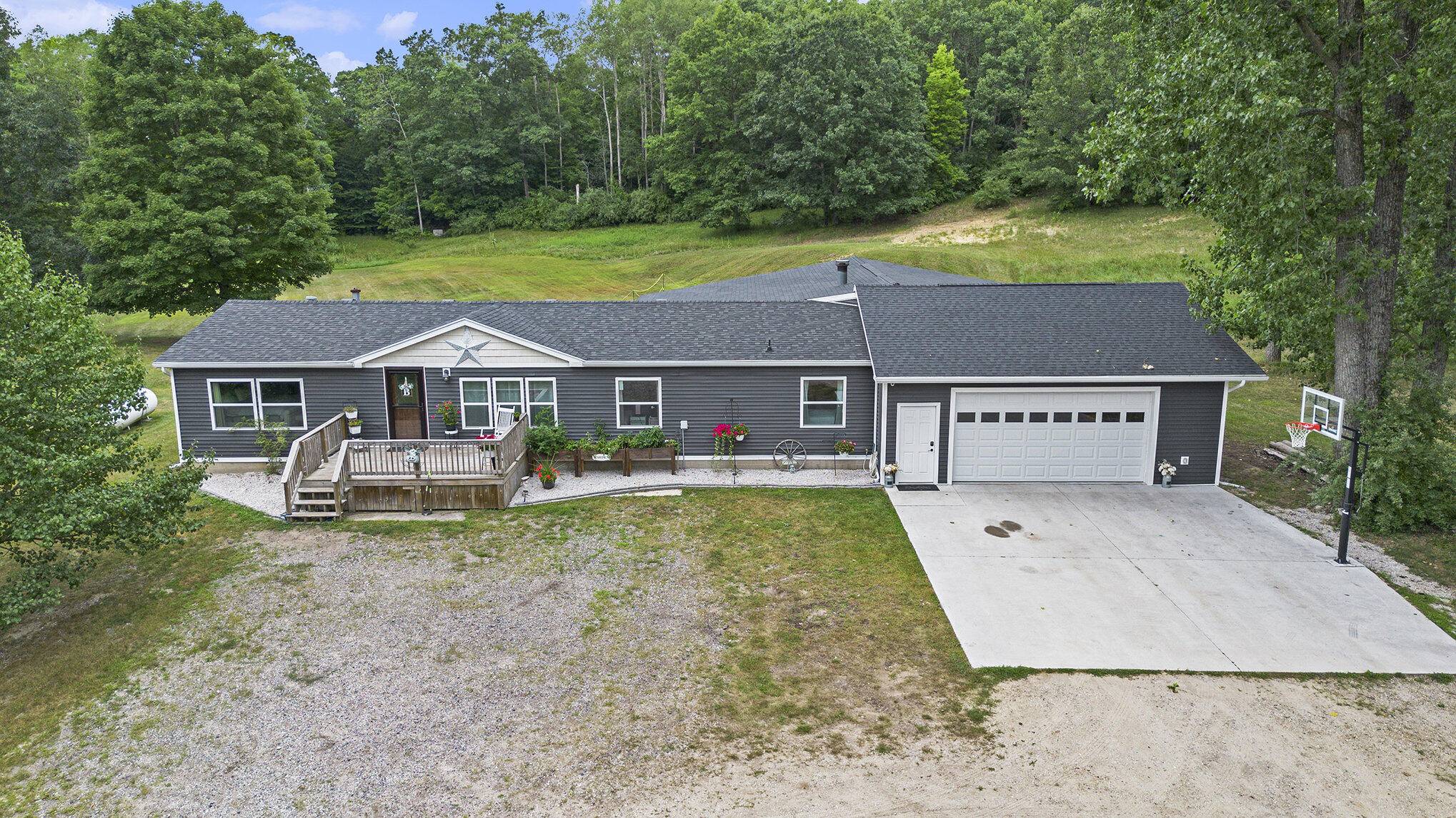 Newaygo, MI 49337,8861 S Big Buck Lane