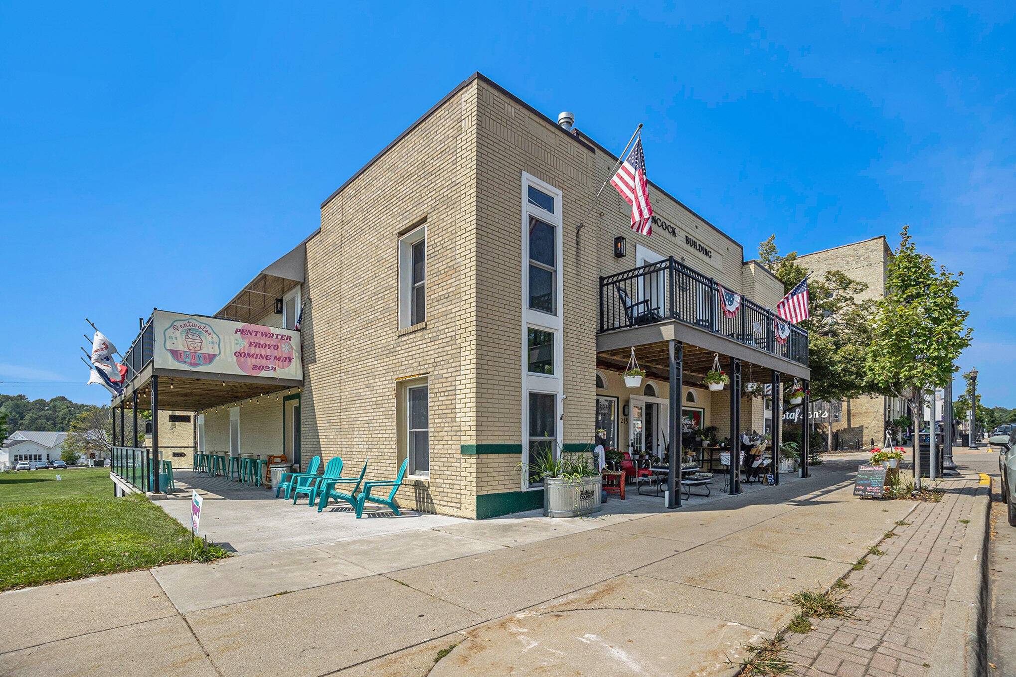 Pentwater, MI 49449,215 S Hancock Street #2 F