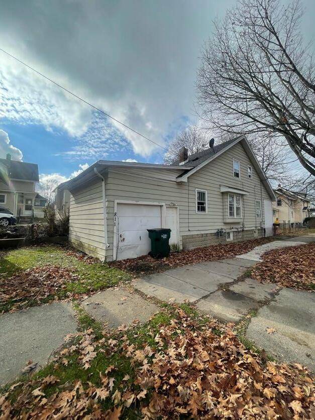 Lansing, MI 48915,811 W Lapeer Street