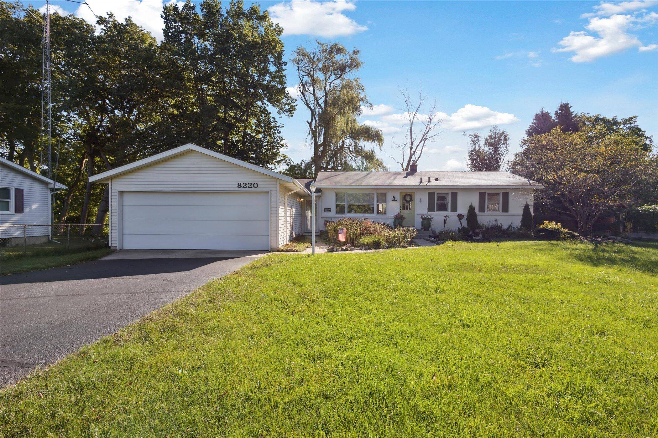 Caledonia, MI 49316,8220 Thornapple River SE Drive