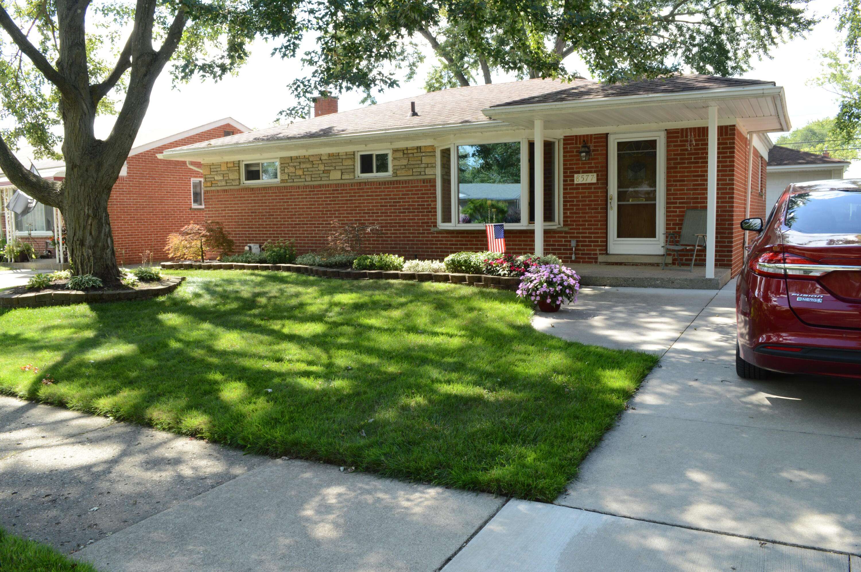Westland, MI 48185,8577 N Hubbard Street