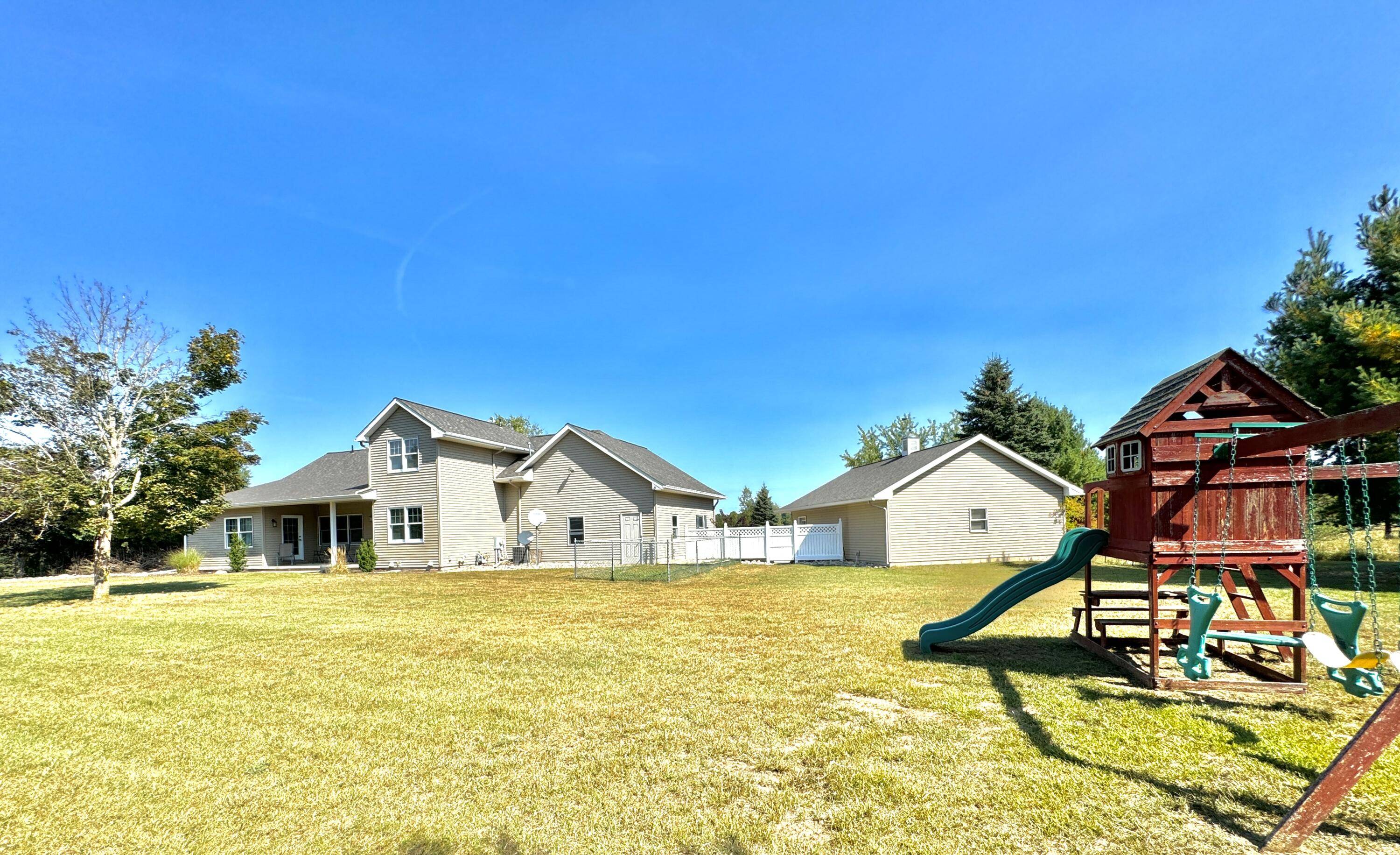 Evart, MI 49631,7181 95th Avenue