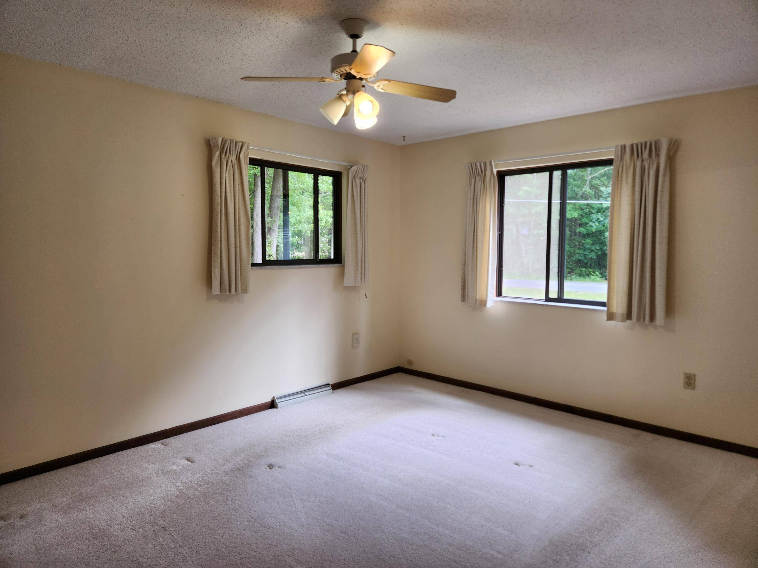 Sanford, MI 48657,938 W Francis Shores Ave