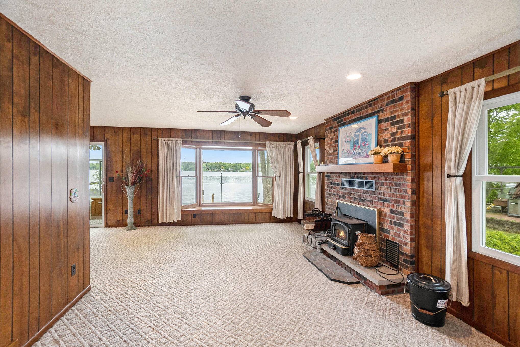 Newaygo, MI 49337,5540 Cozy Point Drive