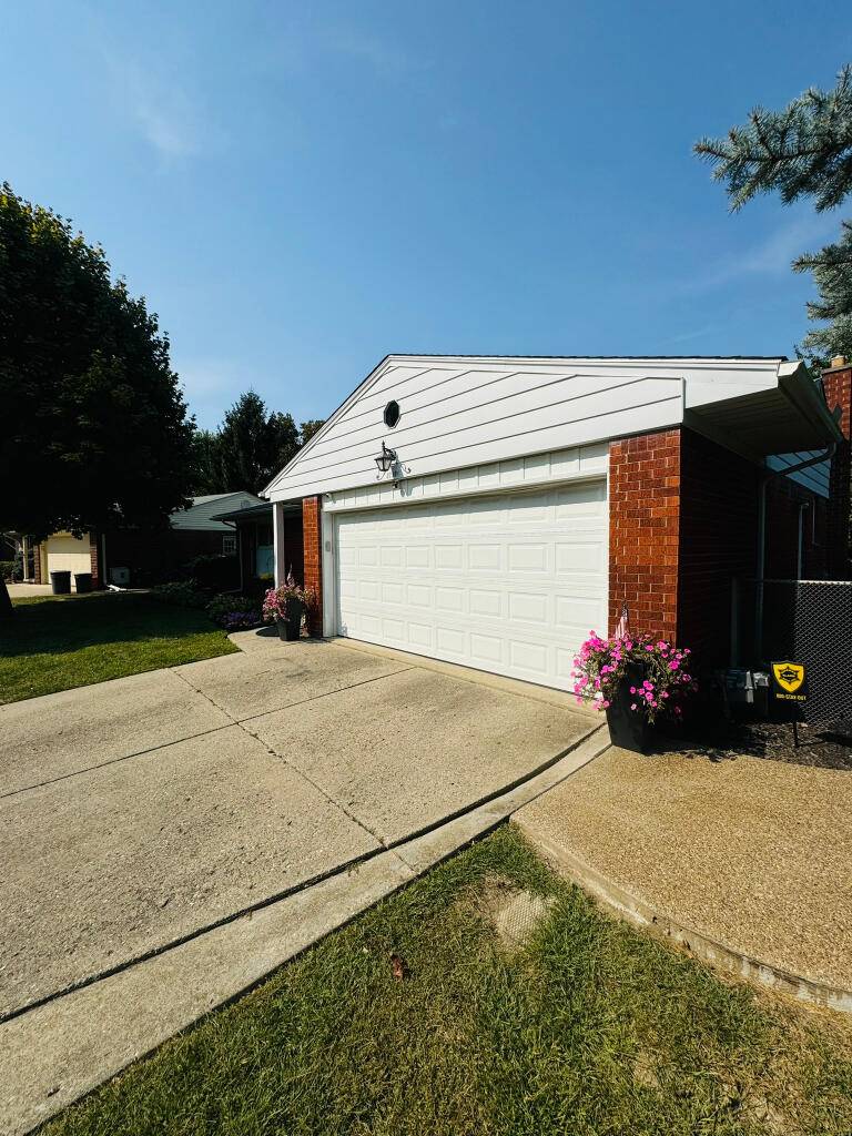 Livonia, MI 48154,37504 Howell Street