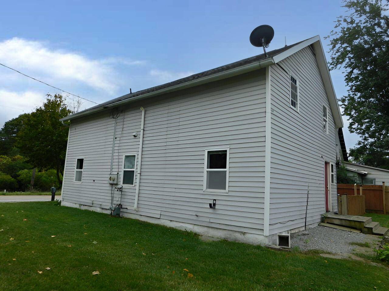 Jonesville, MI 49250,402 Beck Street