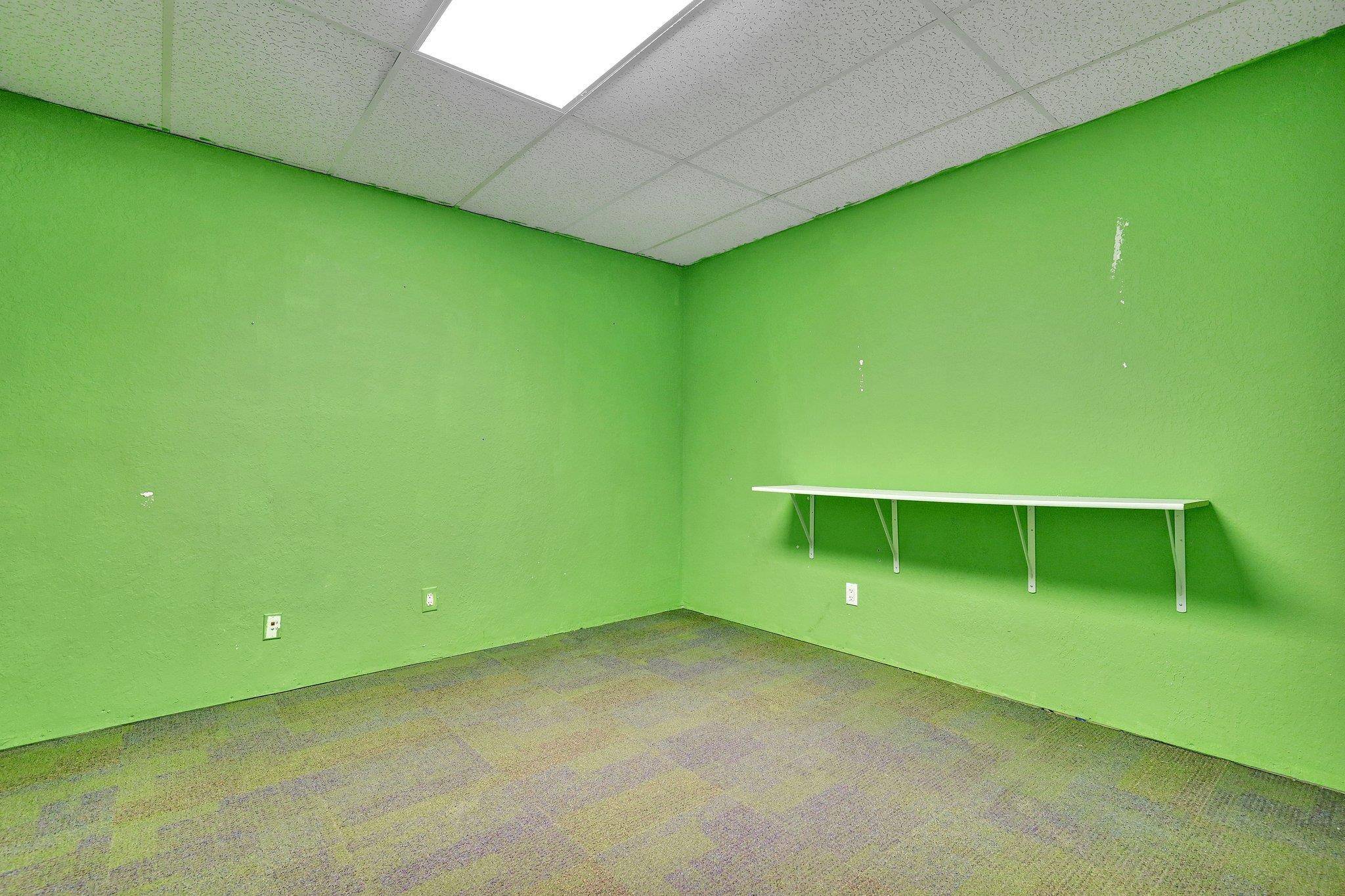 Lansing, MI 48911,835 Louisa Street #102a