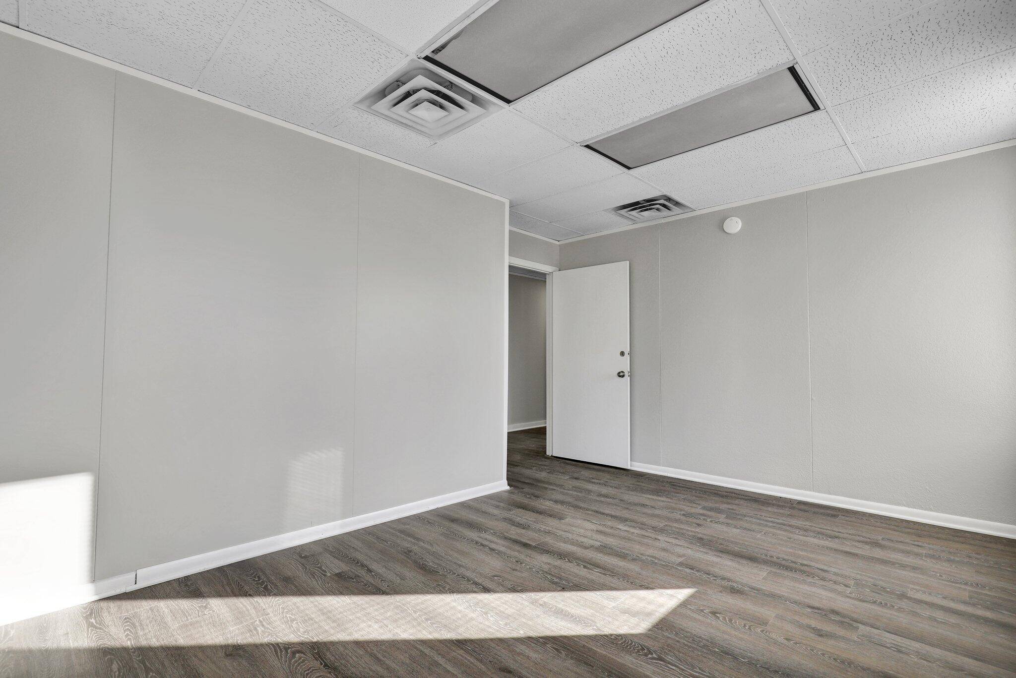 Lansing, MI 48911,835 Louisa Street #207