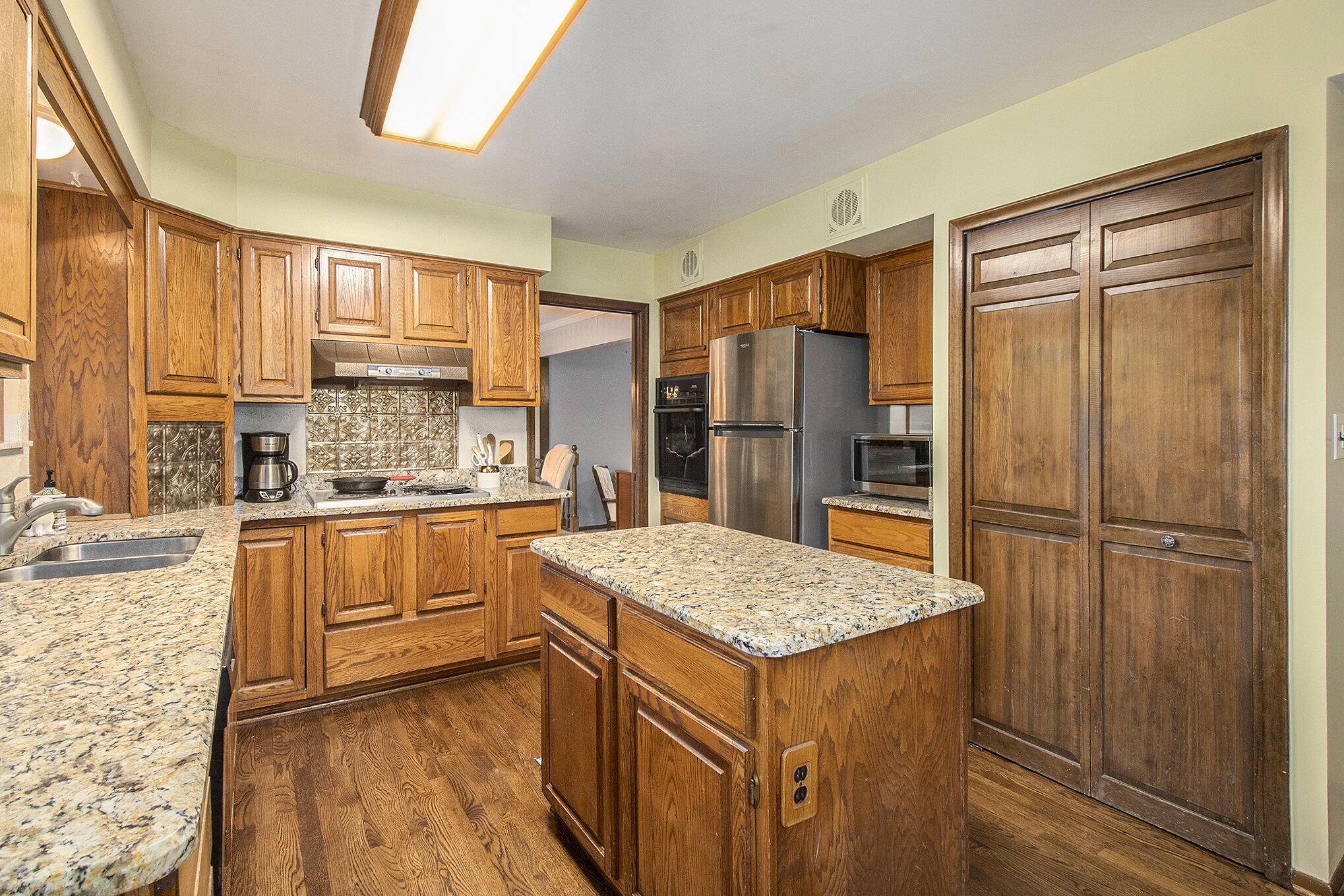 Brighton, MI 48116,5265 Mystic Lake Drive