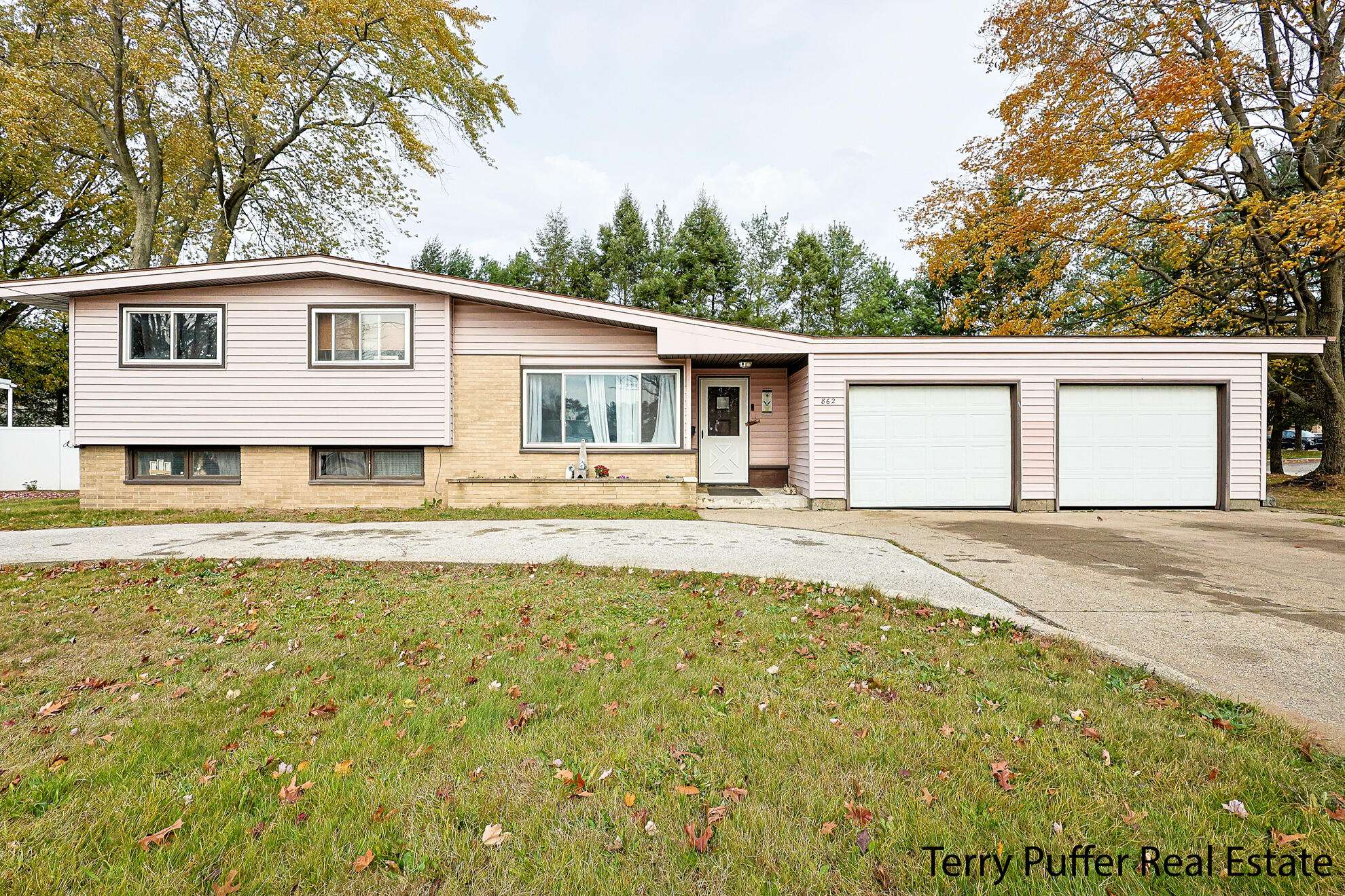 Norton Shores, MI 49441,862 Seminole Road