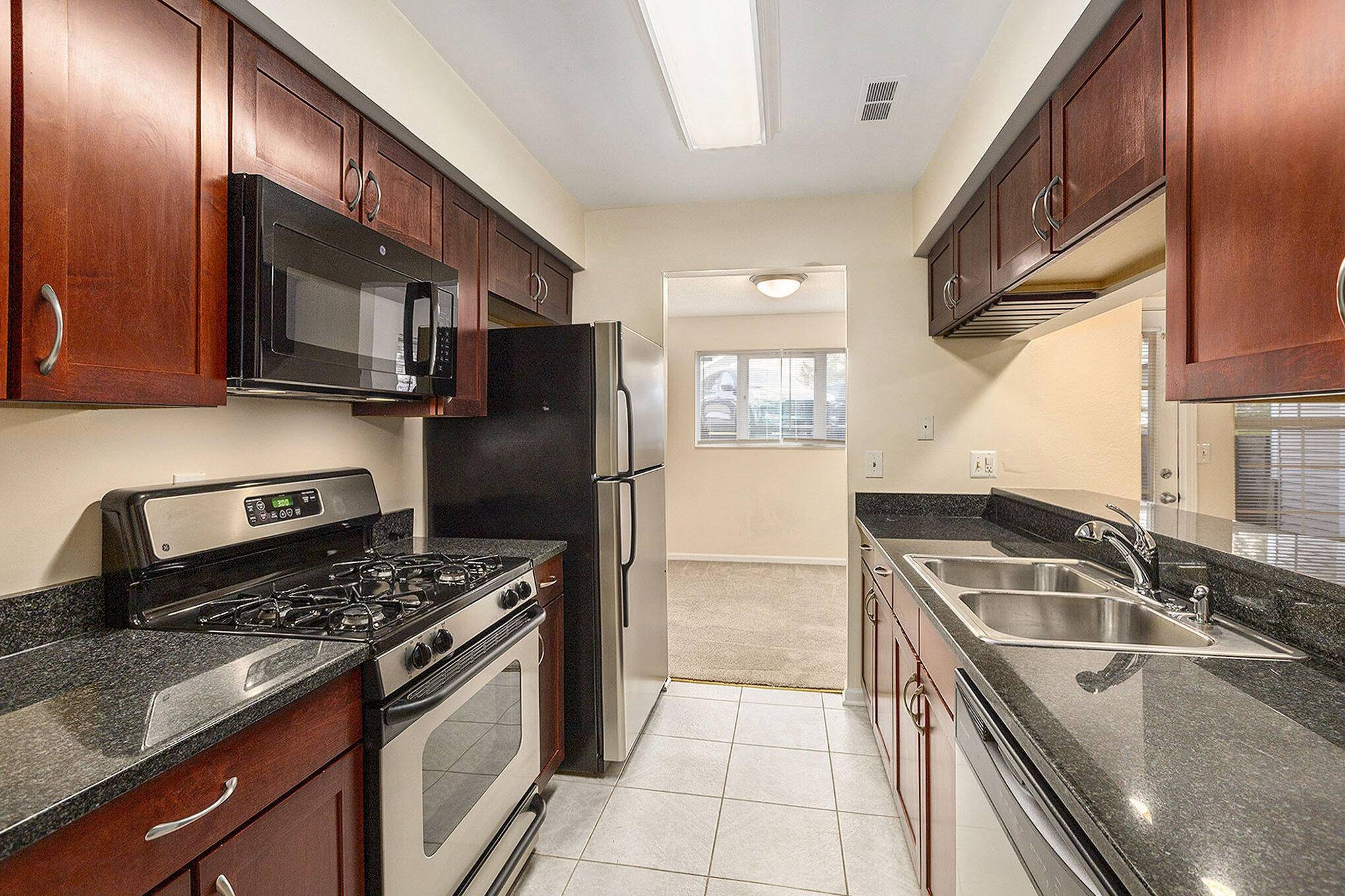 Ann Arbor, MI 48103,109 Fieldcrest #101