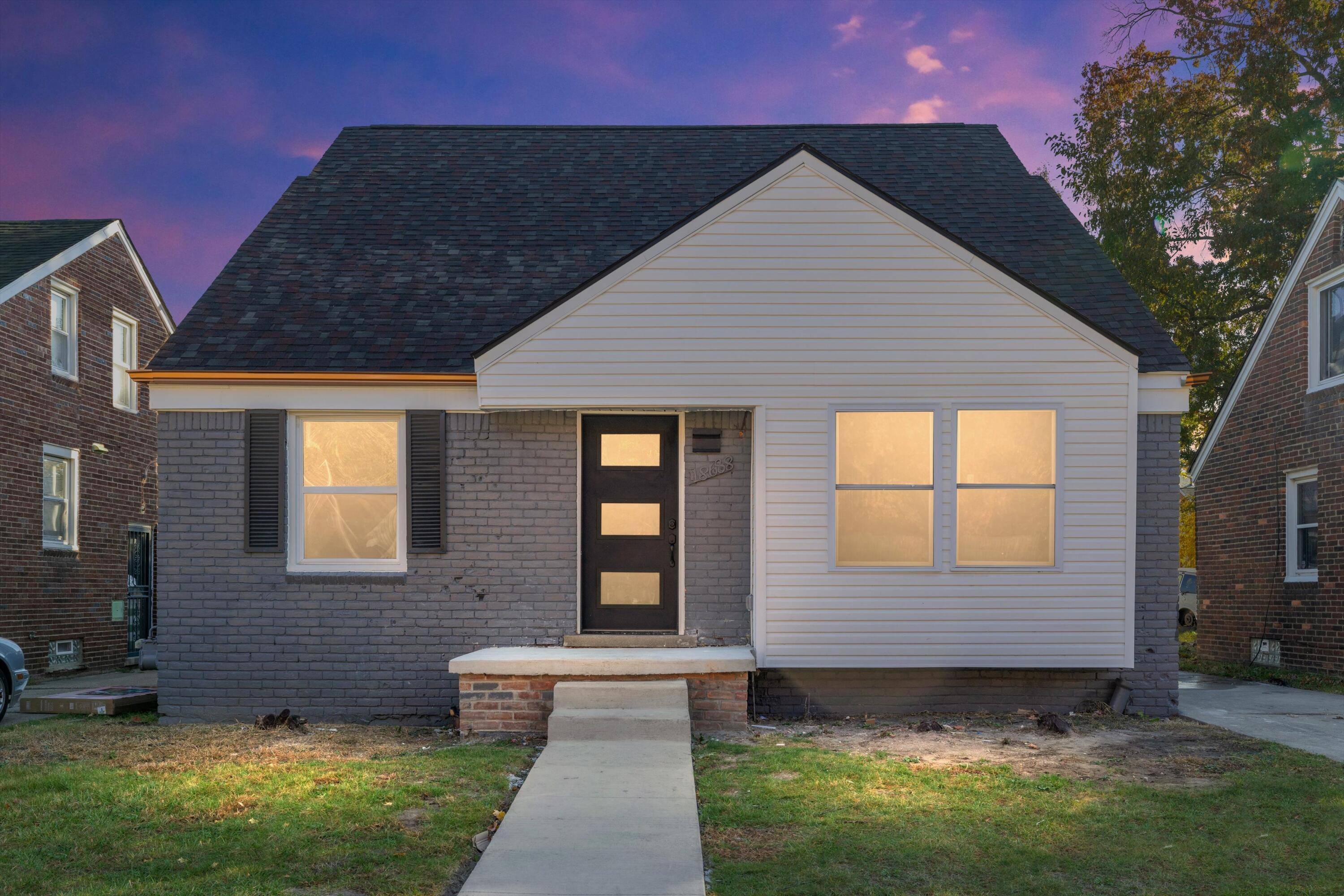 Detroit, MI 48221,18688 Birwood St Street