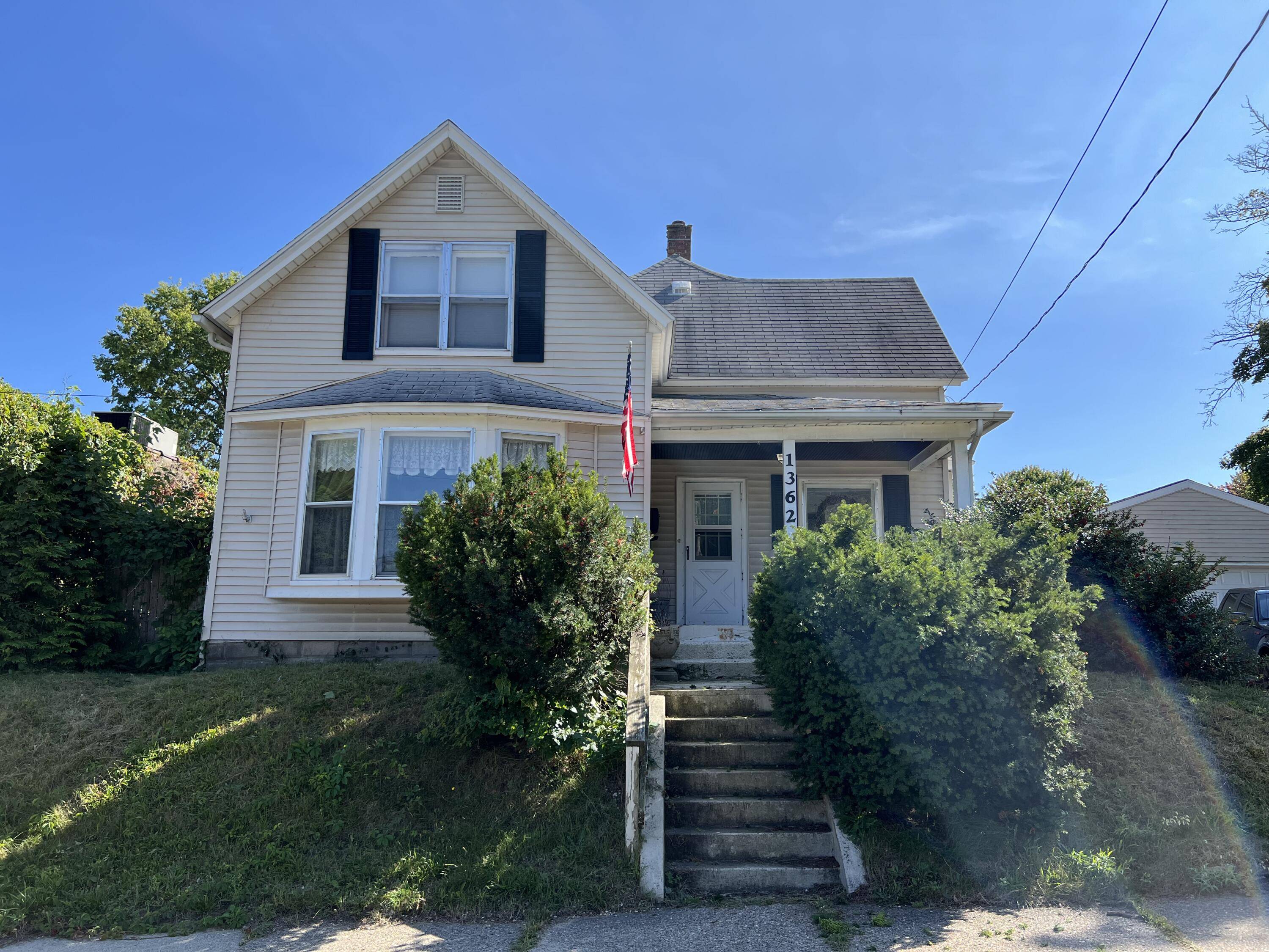 Grand Rapids, MI 49504,1362 Leonard NW Street