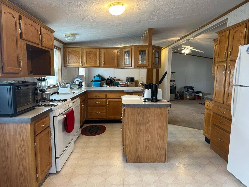 Edwardsburg, MI 49112,69205 Garver Lake Road #95