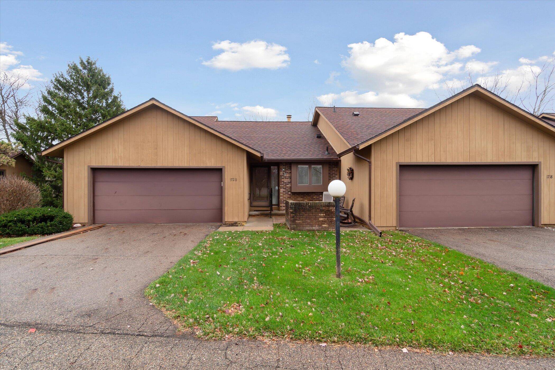 Lansing, MI 48917,1720 Willow Creek Drive