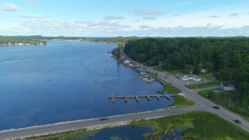 Pentwater, MI 49449,5164 Monroe Road