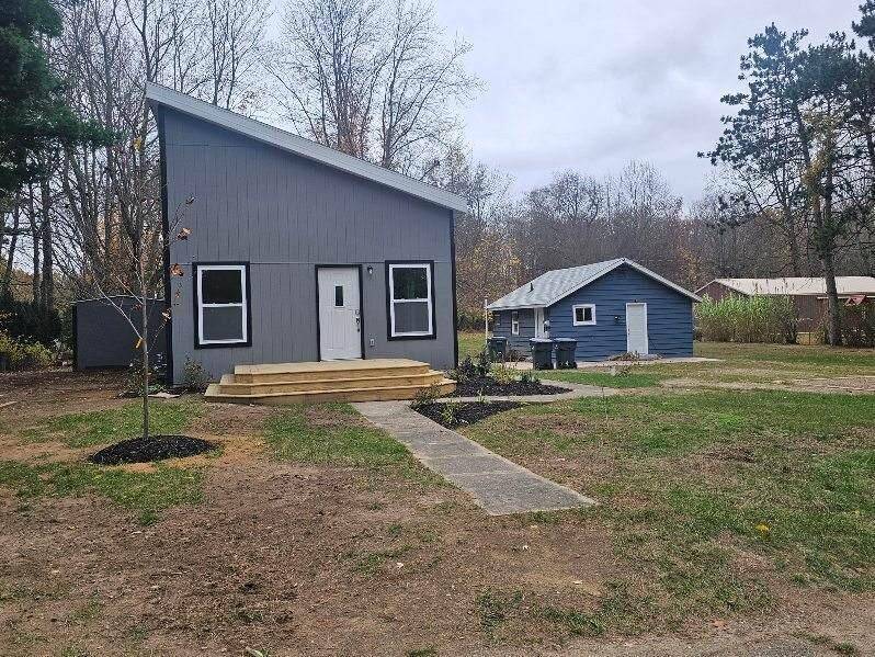 Coloma, MI 49038,6800 Pine Court