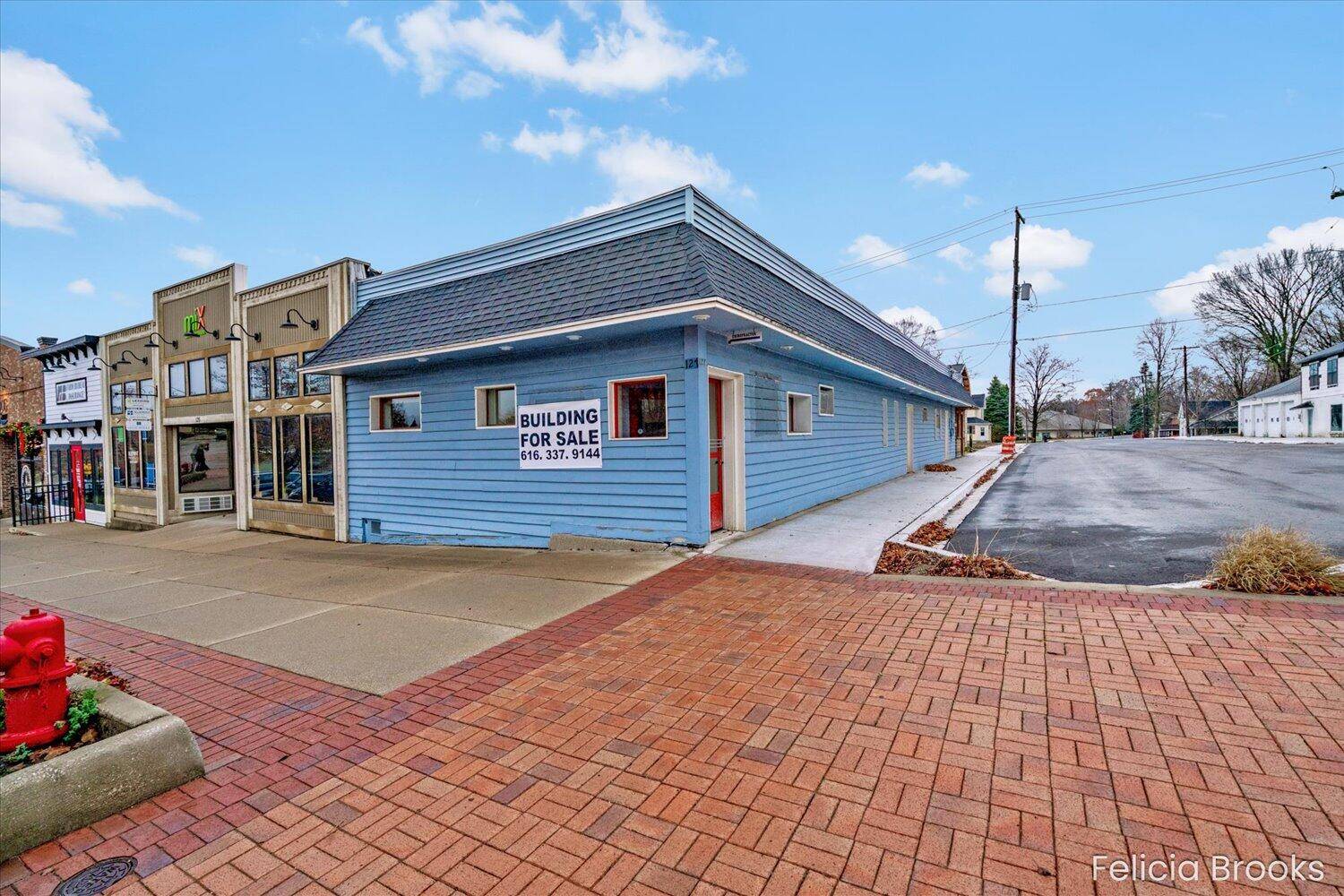 Middleville, MI 49333,127 E Main Street