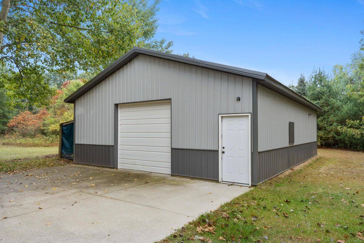 Gowen, MI 49326,17190 Bass Lake NE Avenue