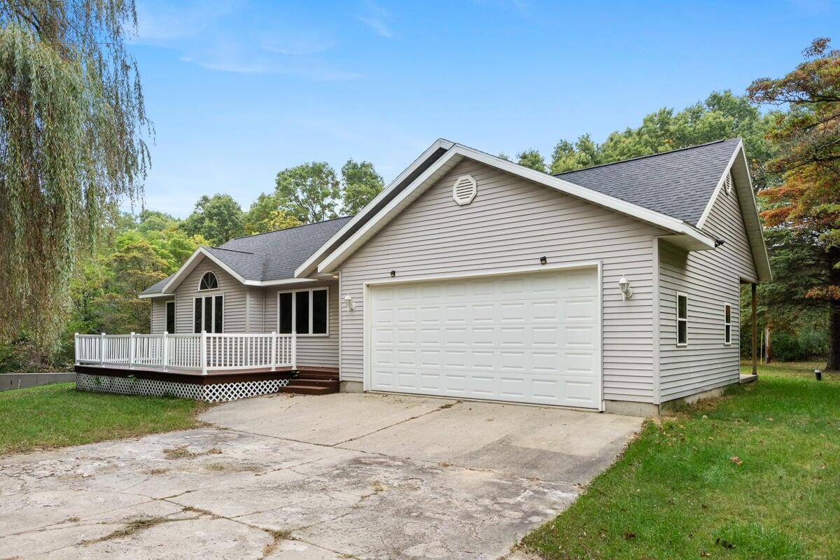 Gowen, MI 49326,17190 Bass Lake NE Avenue