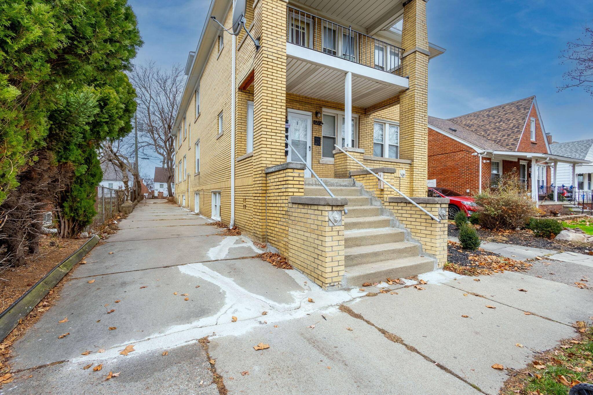 Dearborn, MI 48126,6225 Middlesex Street #2