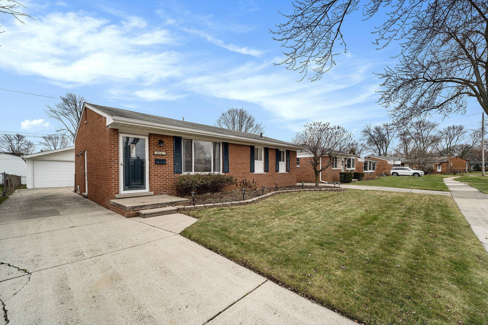 Madison Heights, MI 48071,1827 Chaucer Avenue