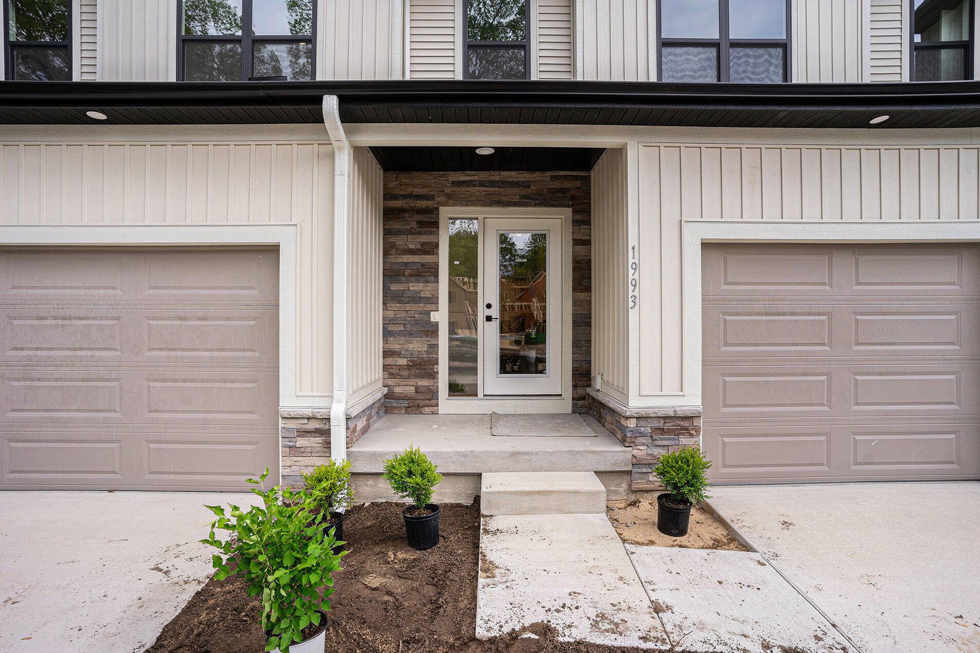 Holland, MI 49423,1981 N Shorewood Lane #6