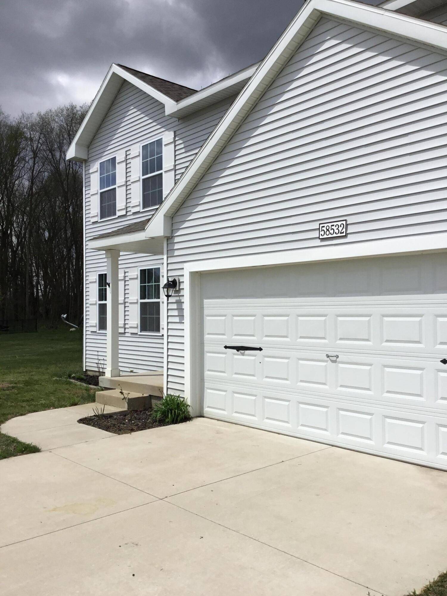 Three Rivers, MI 49093,58532 Hardwood Court