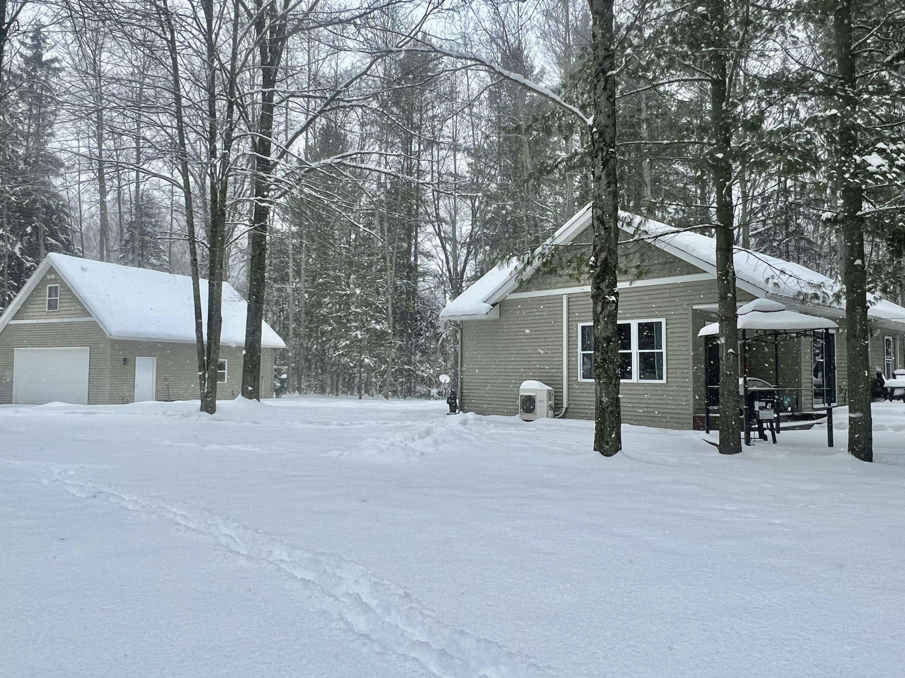 Branch, MI 49402,5936 S Rapids Road