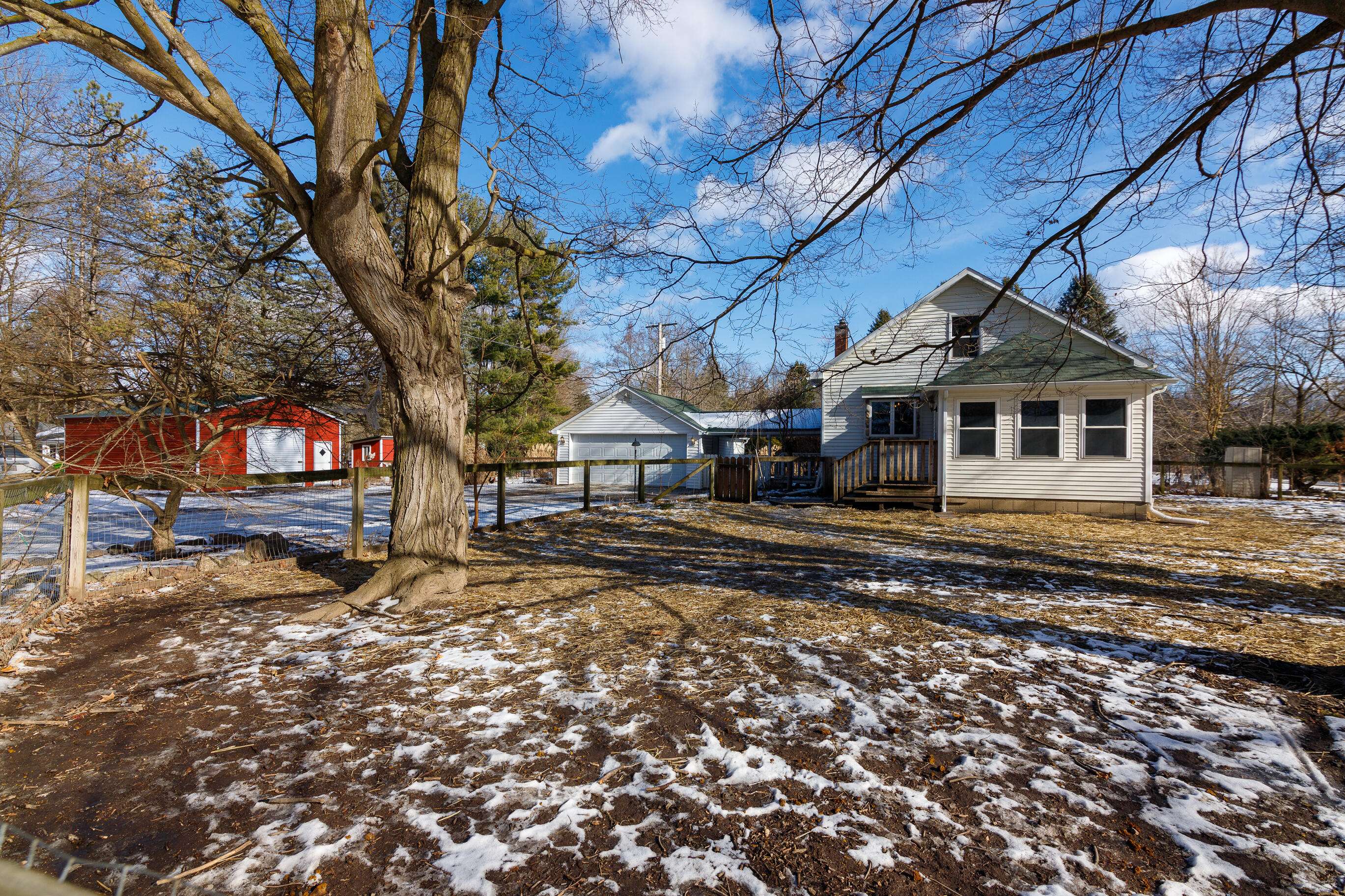 South Lyon, MI 48178,4107 Six Mile Road