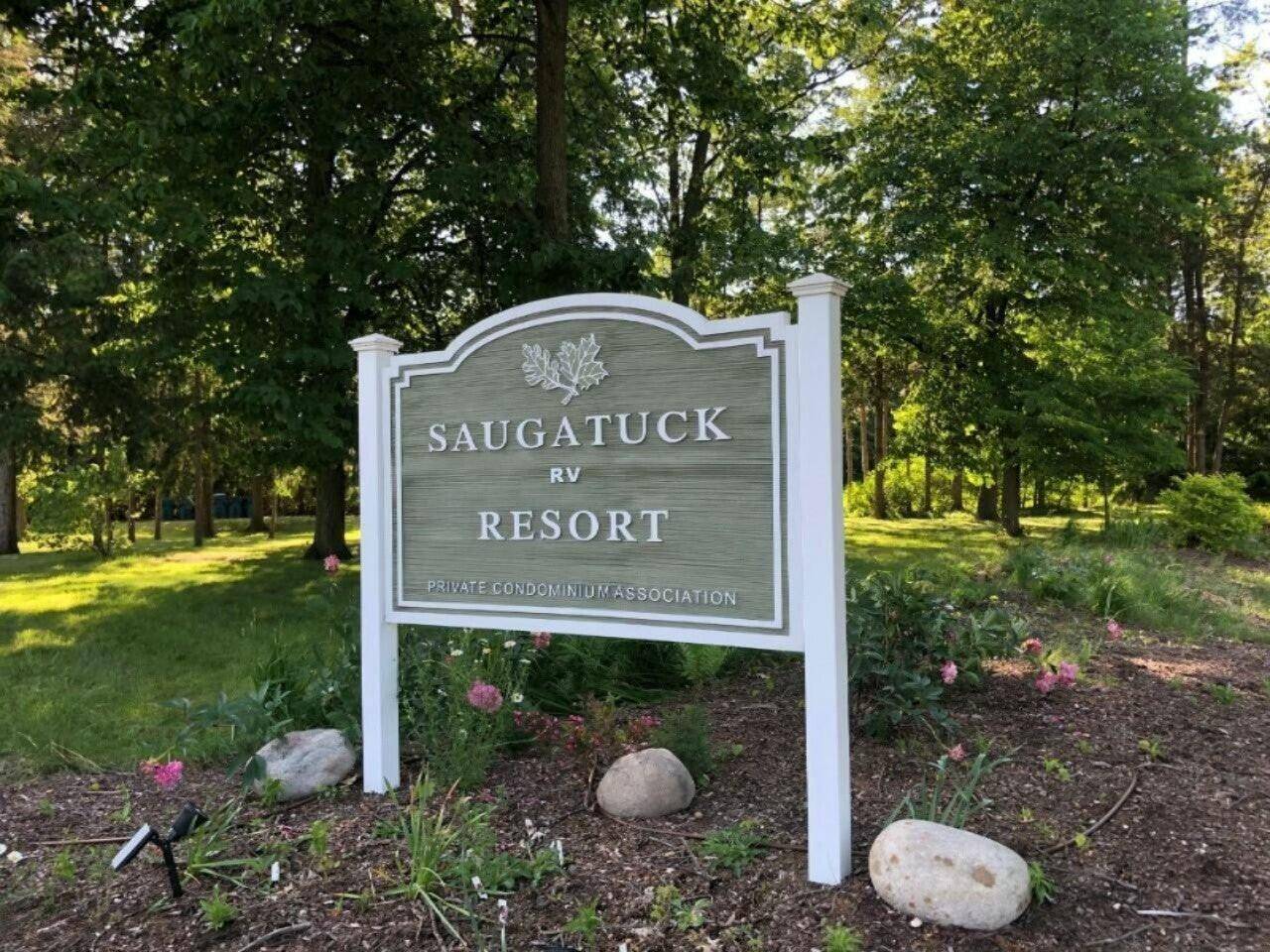 Saugatuck, MI 49453,6473 Blue Star Highway #74