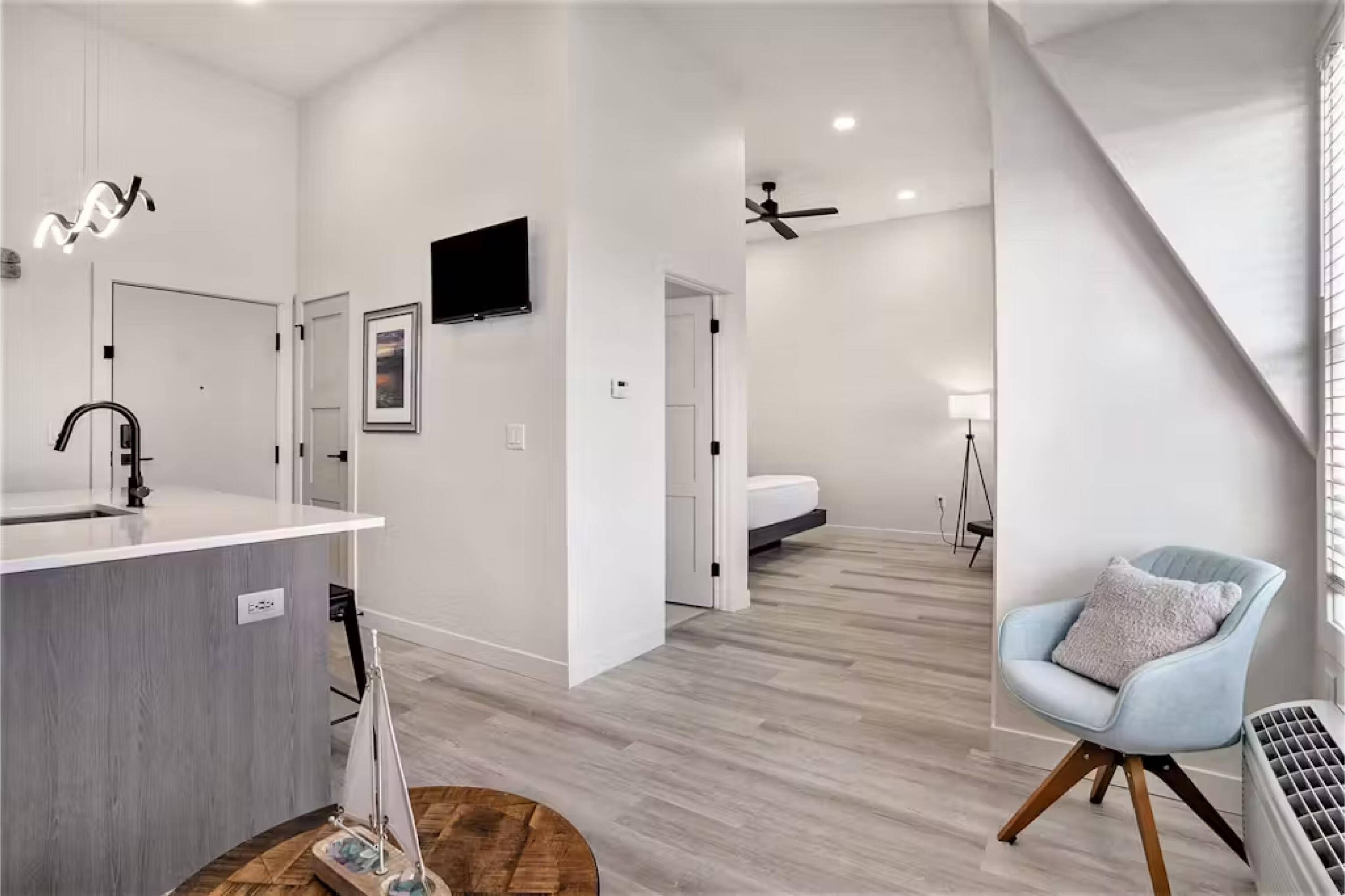 South Haven, MI 49090,532 Dyckman Avenue #17