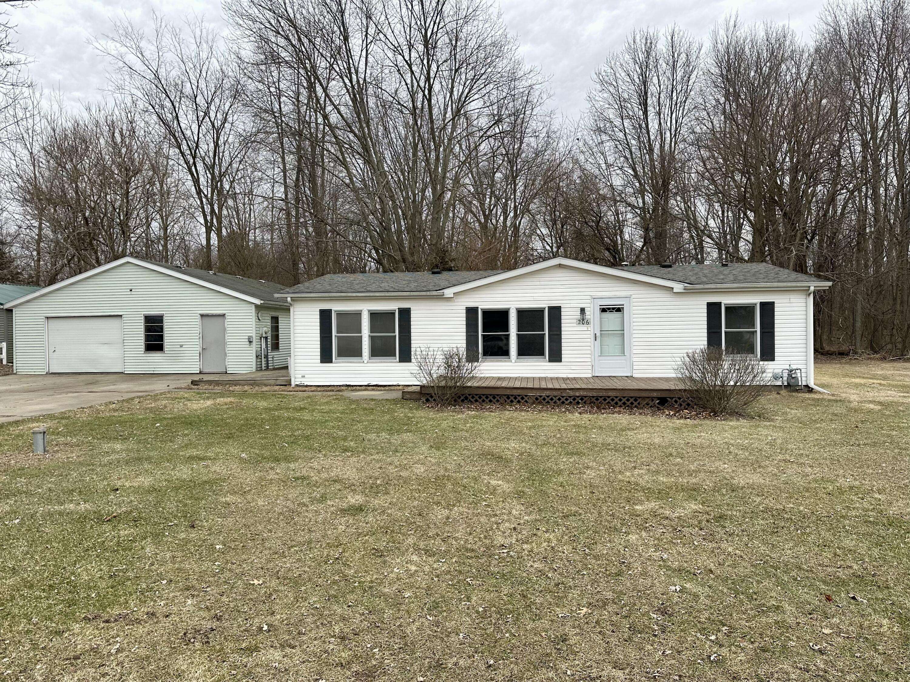Quincy, MI 49082,206 Lakeside Drive