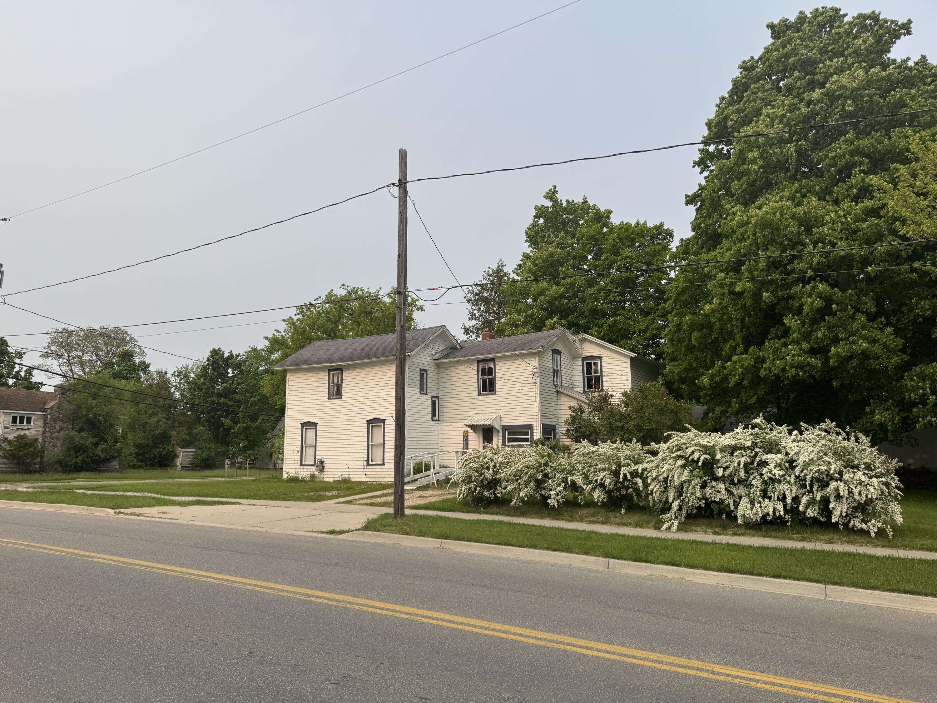 Evart, MI 49631,313 W 6th Street