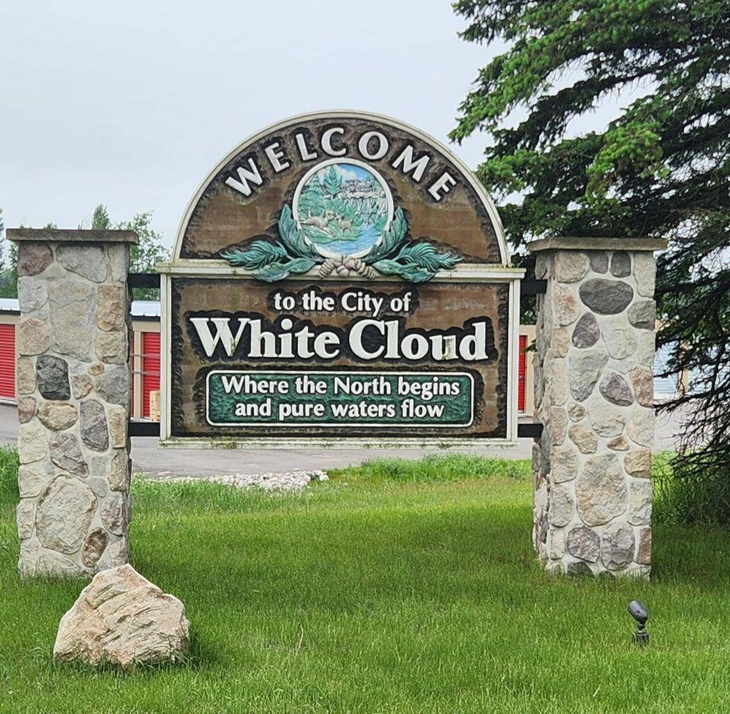 White Cloud, MI 49349,1228 Washington Street
