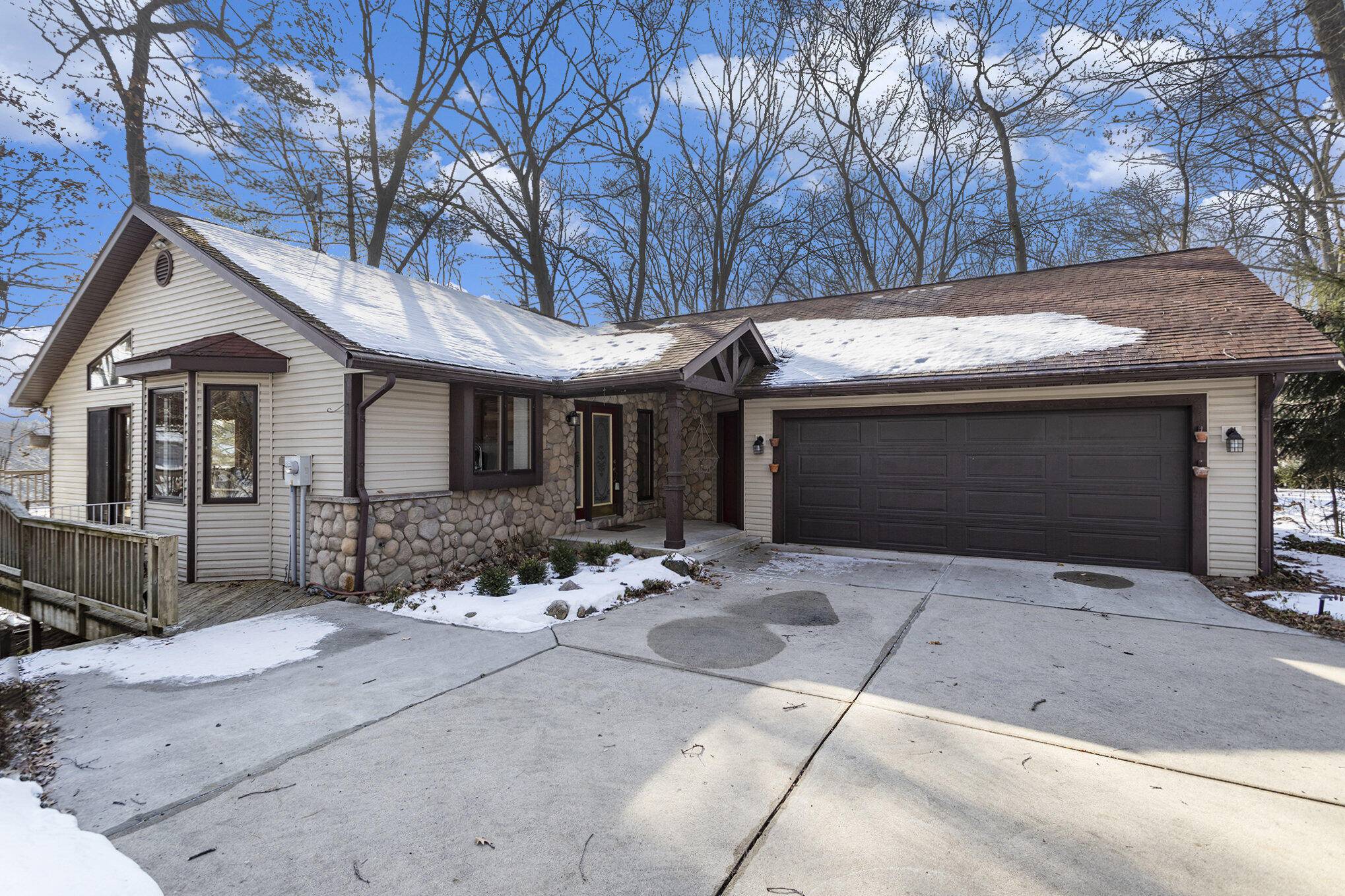 Allegan, MI 49010,3790 Damal Drive