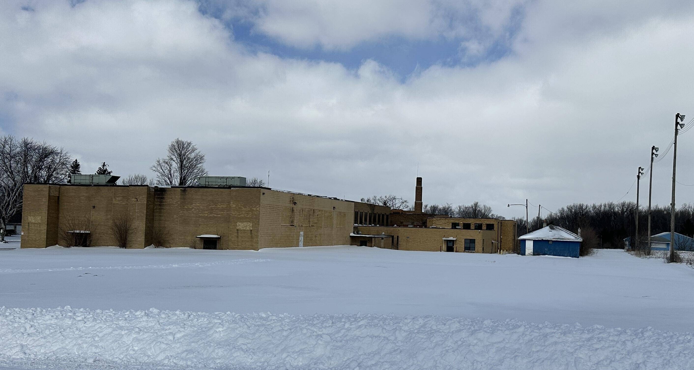 Galien, MI 49113,122 Southeastern