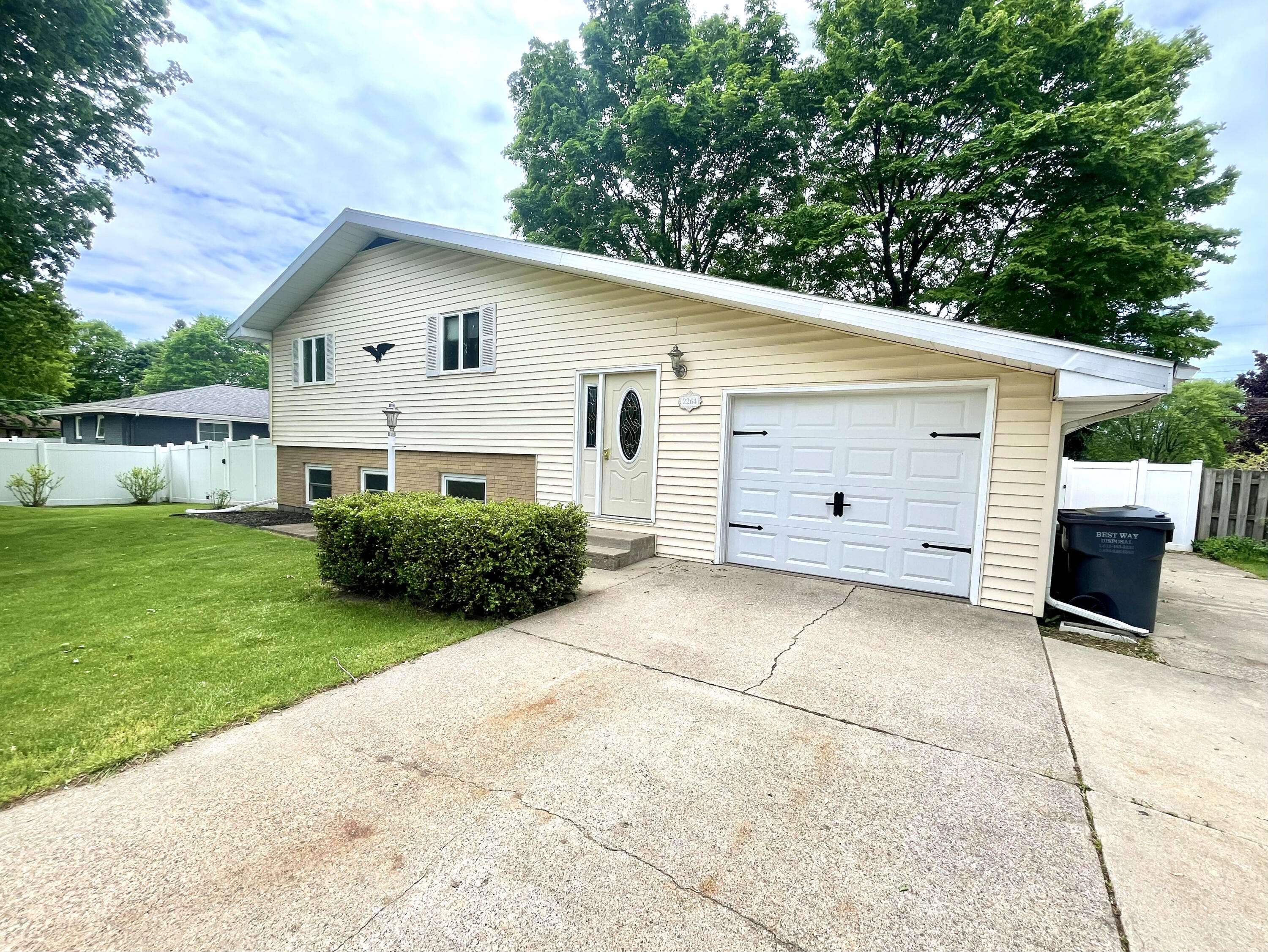 St. Joseph, MI 49085,2264 Lynn Drive