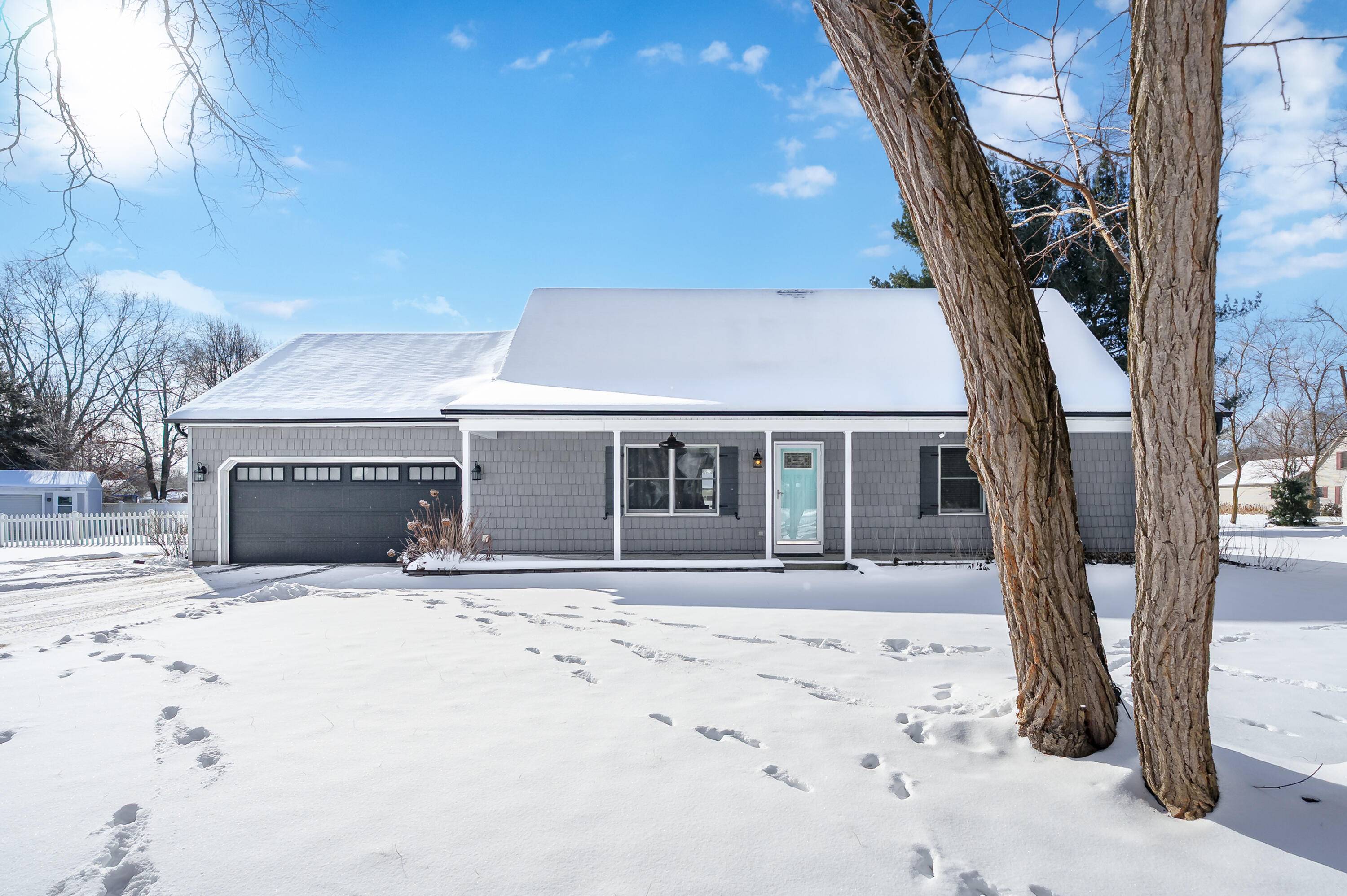 Three Rivers, MI 49093,17095 Falcon Court