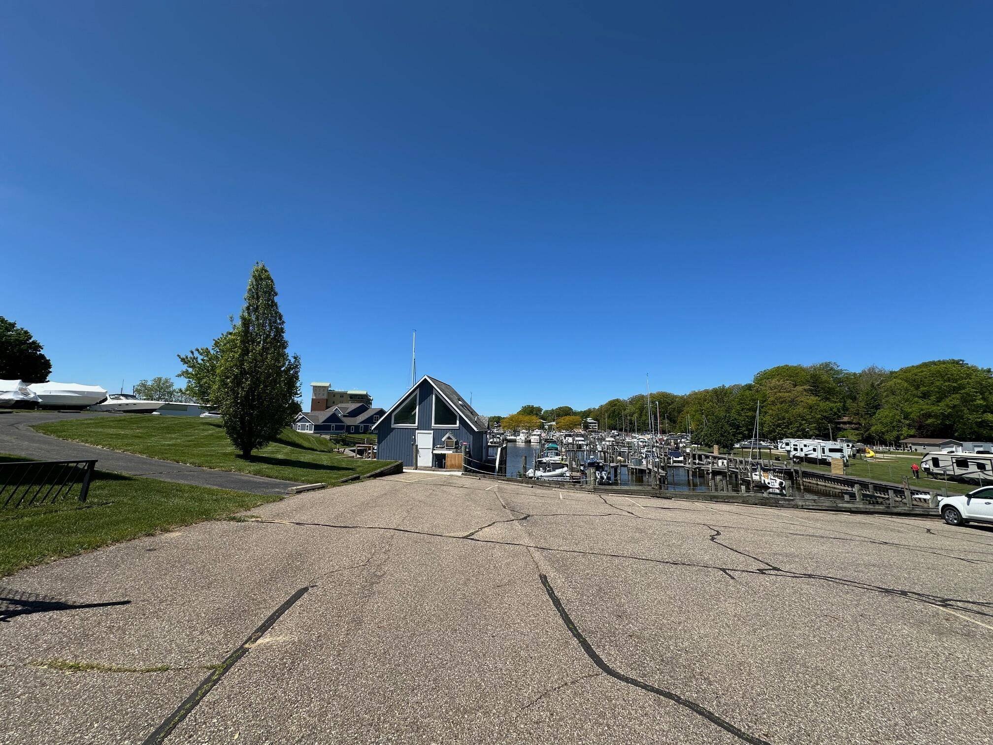 South Haven, MI 49090,40 N Bailey Avenue #Slip #27