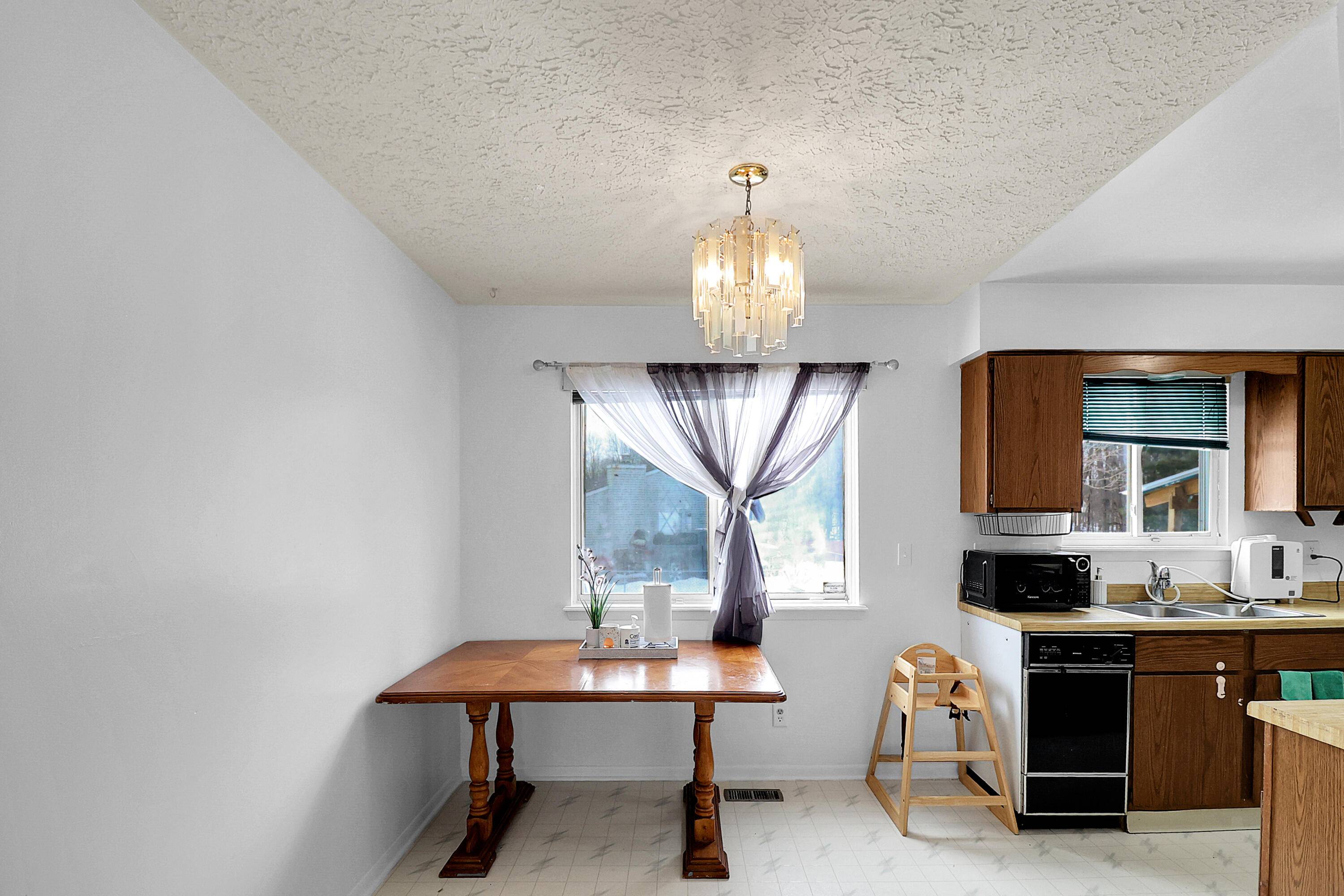 Lansing, MI 48911,5724 Ellendale Drive