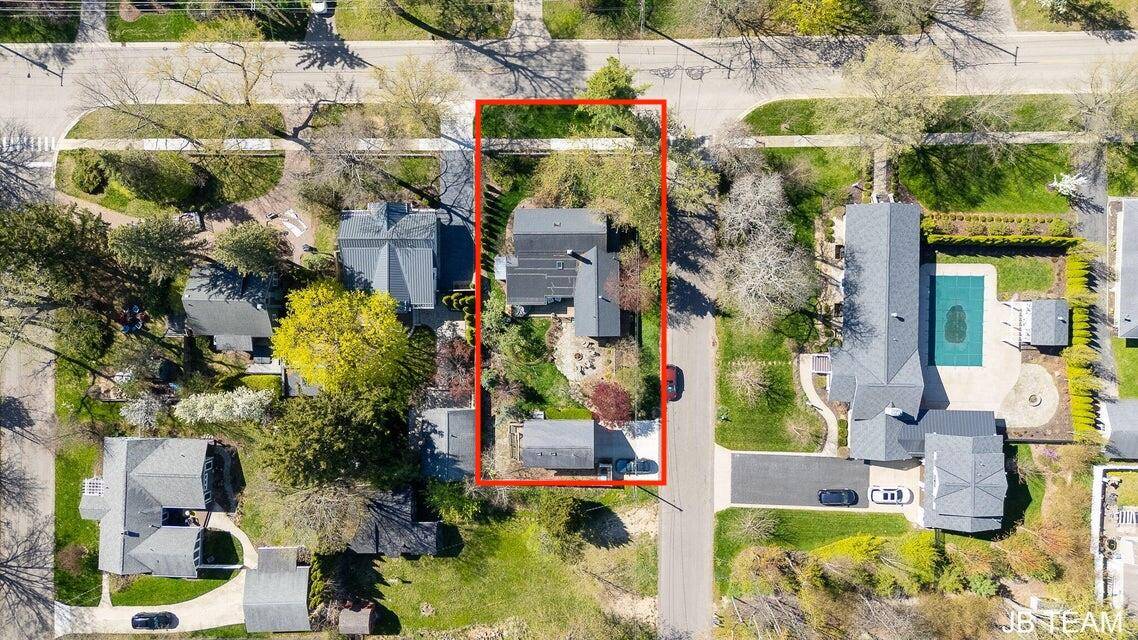 Saugatuck, MI 49453,810 Allegan Street