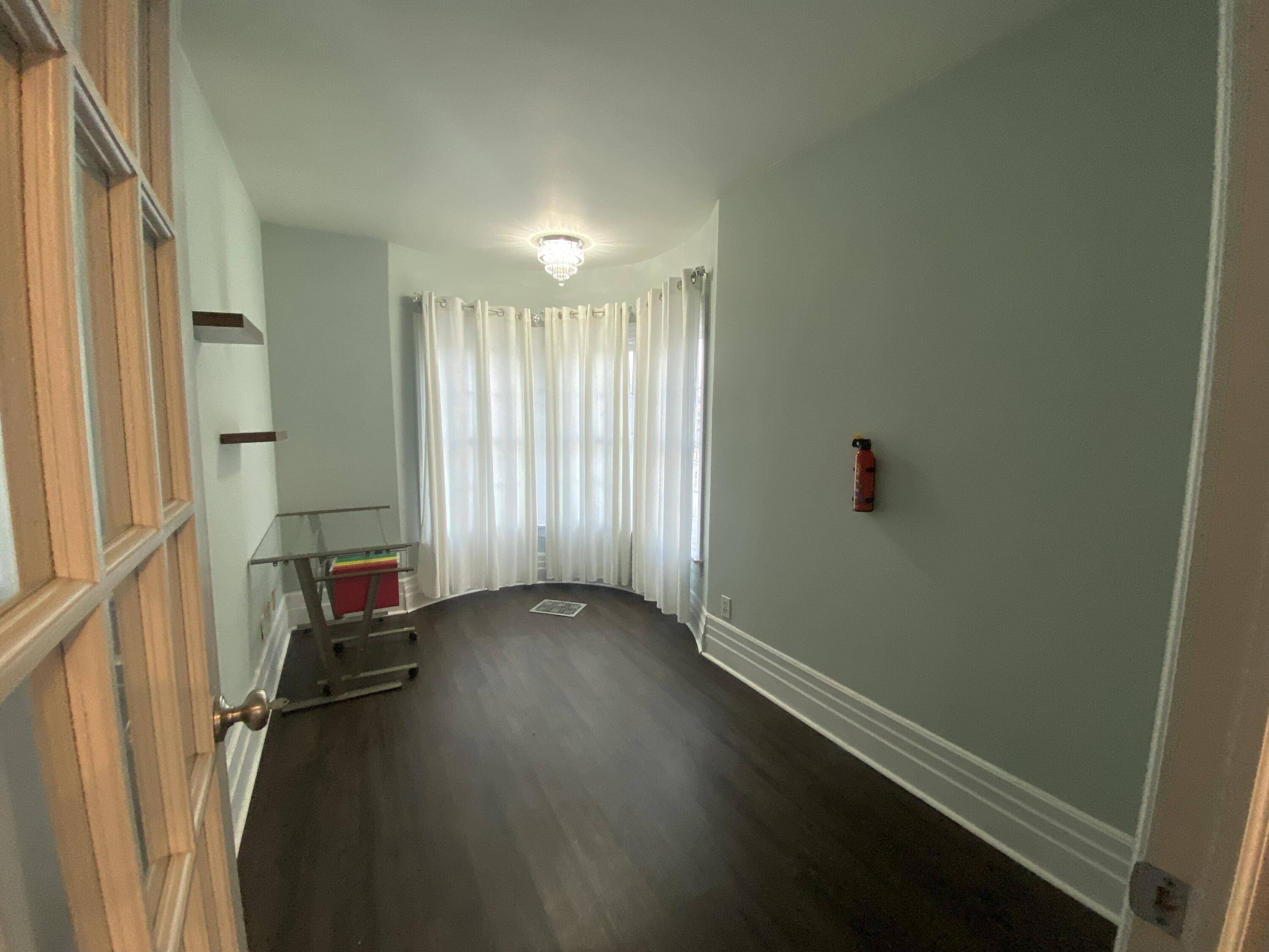 Grosse Ile, MI 48138,7717 Macomb Street #6