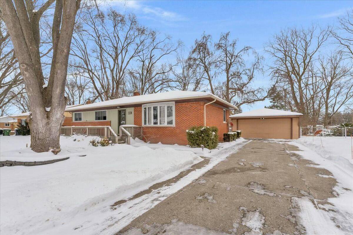 Shelby Twp, MI 48316,4588 Beuren Street