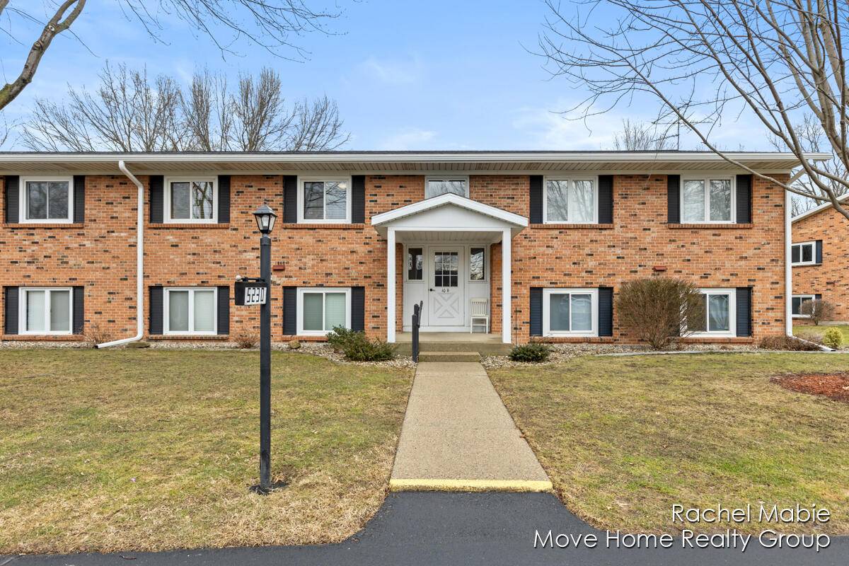 Hudsonville, MI 49426,5230 Southbrook Court #79