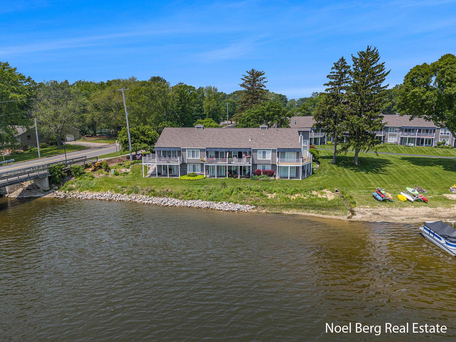 Spring Lake, MI 49456,606 Edgewater Court