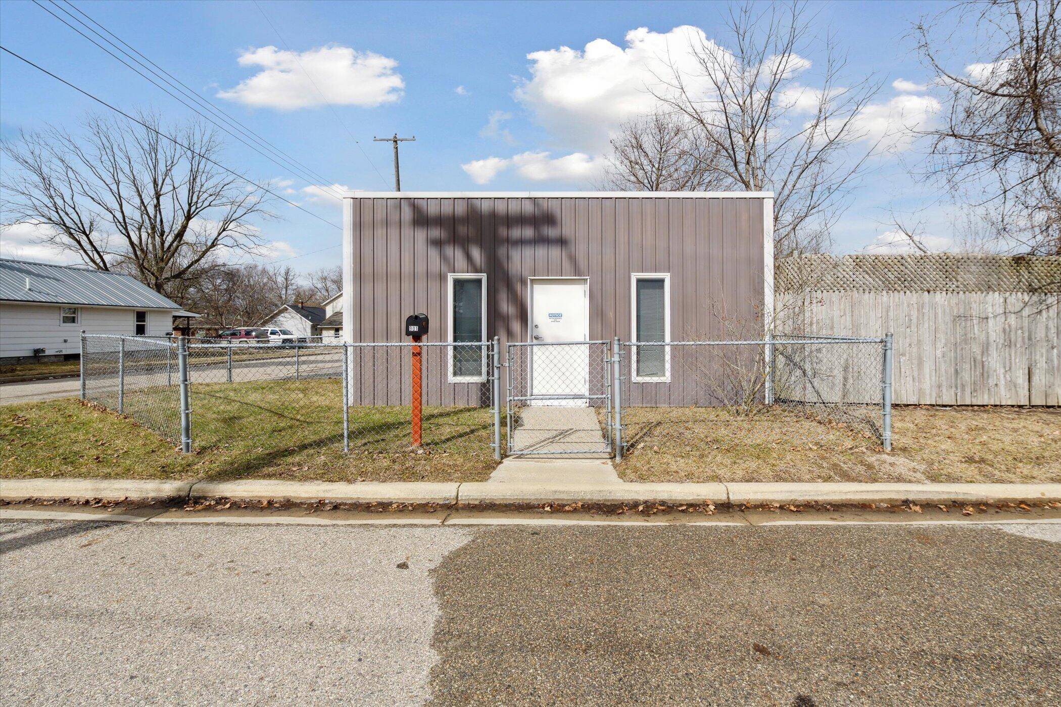 Lansing, MI 48906,901 Call Street