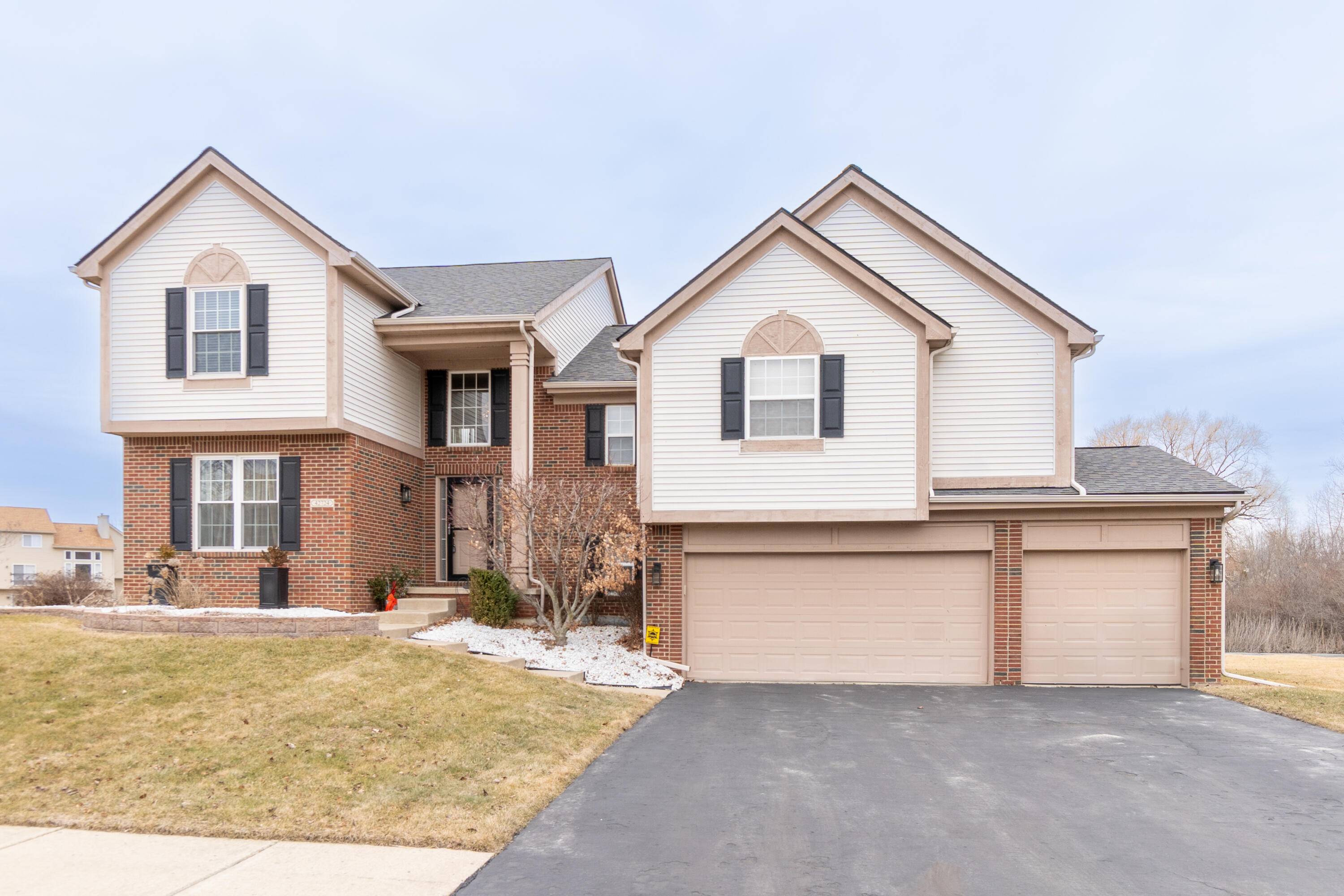 Belleville, MI 48111,42724 Winding Pond Trail
