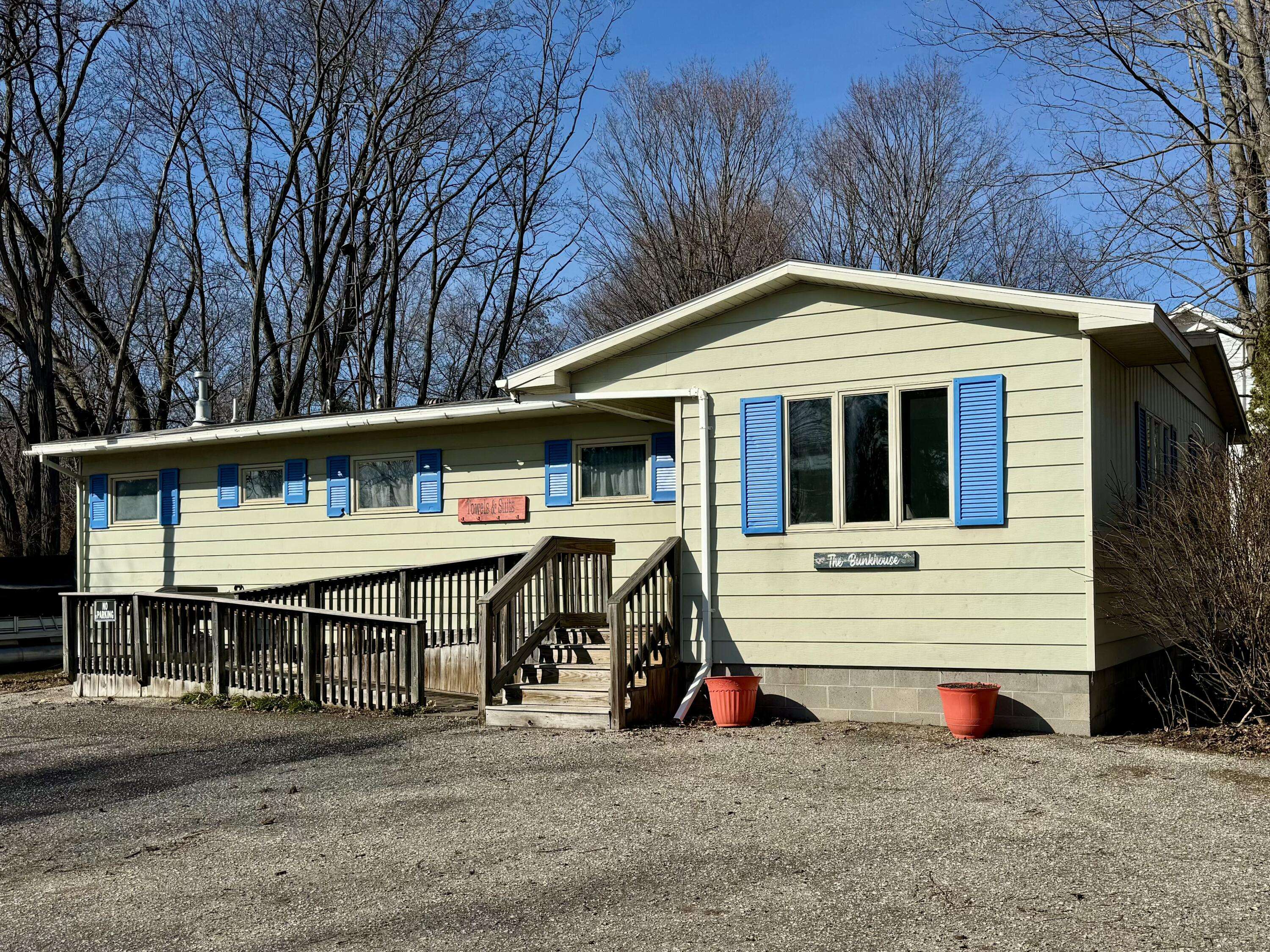 Onekama, MI 49675,8288 Portage Street